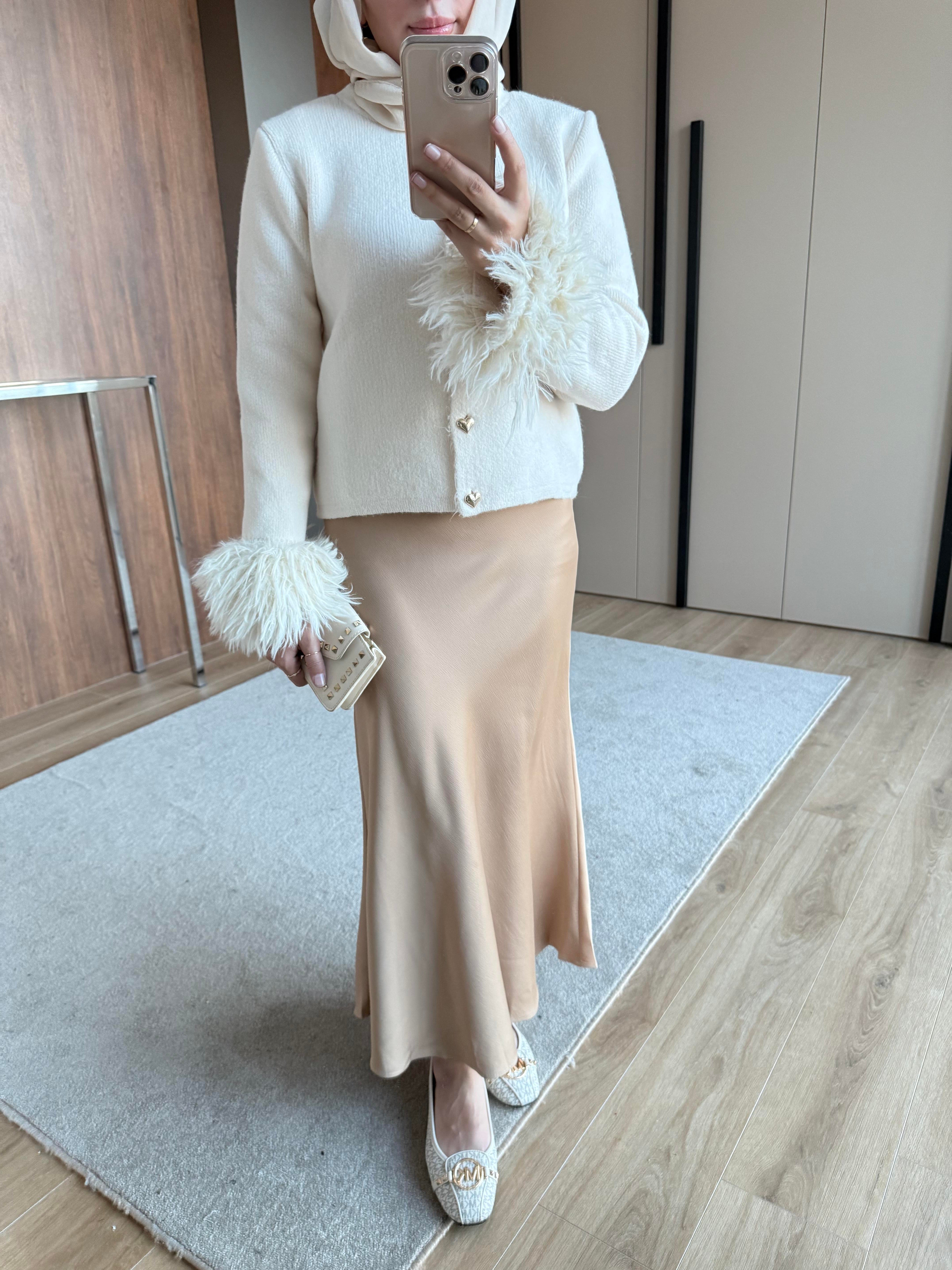 KOLU SAÇAKLI HIRKA TAŞ