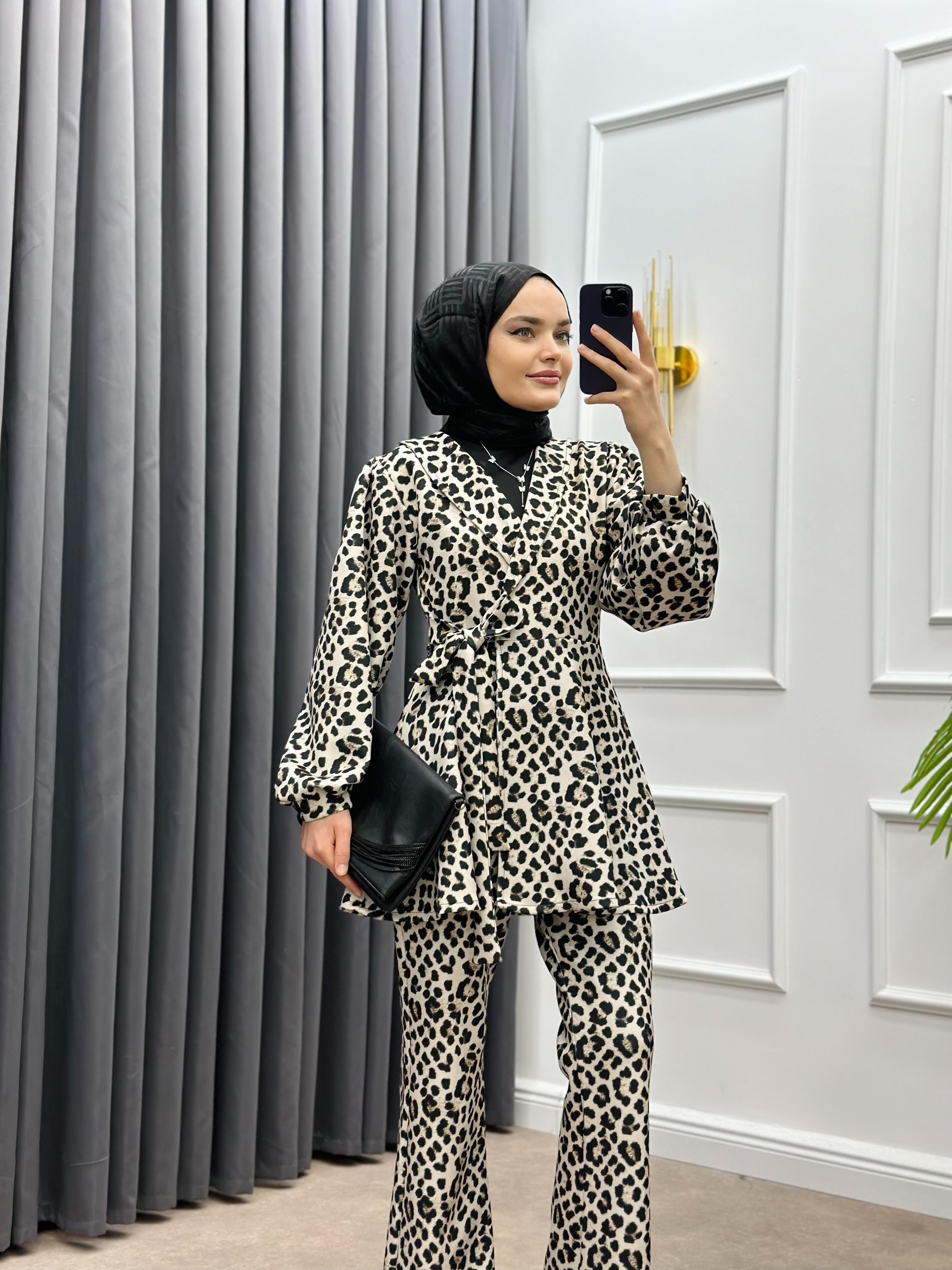 KRUVAZE YAKA LEOPAR SCUBA TAKIM BEJ