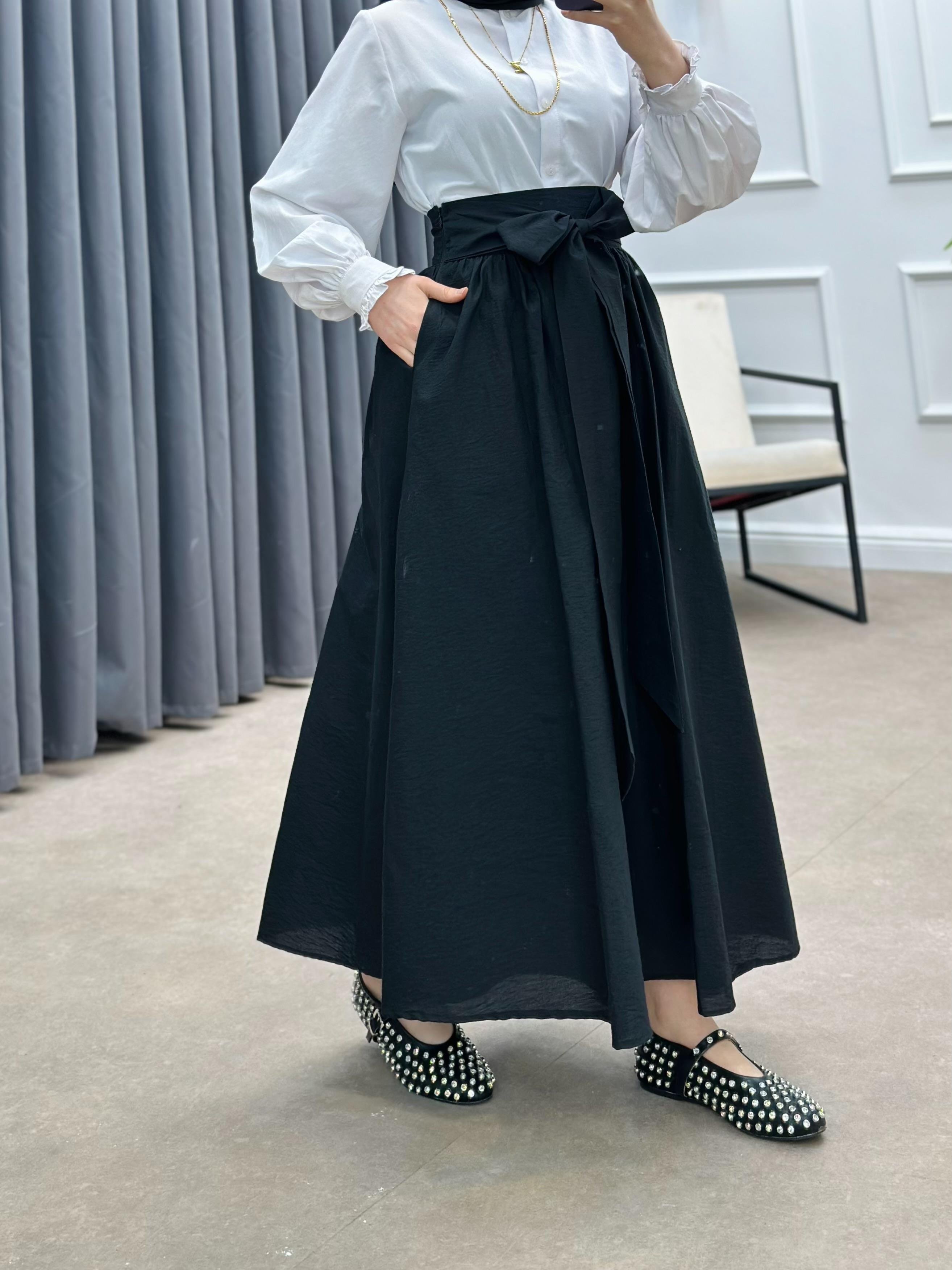 KURDELE DETAYLI PARAŞÜT ETEK SİYAH