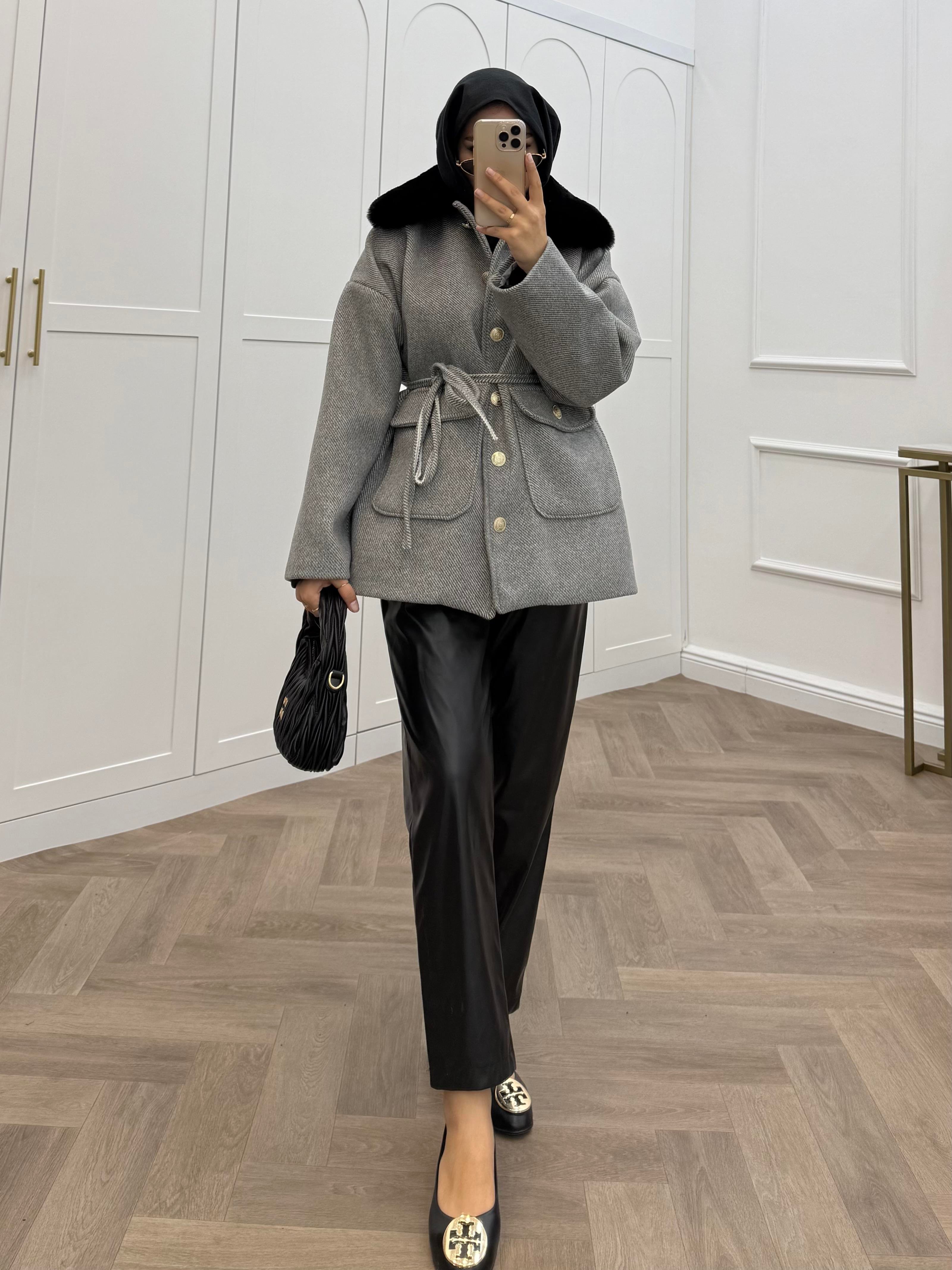 KÜRK YAKA GOLD DÜĞMELİ CEKET GRİ