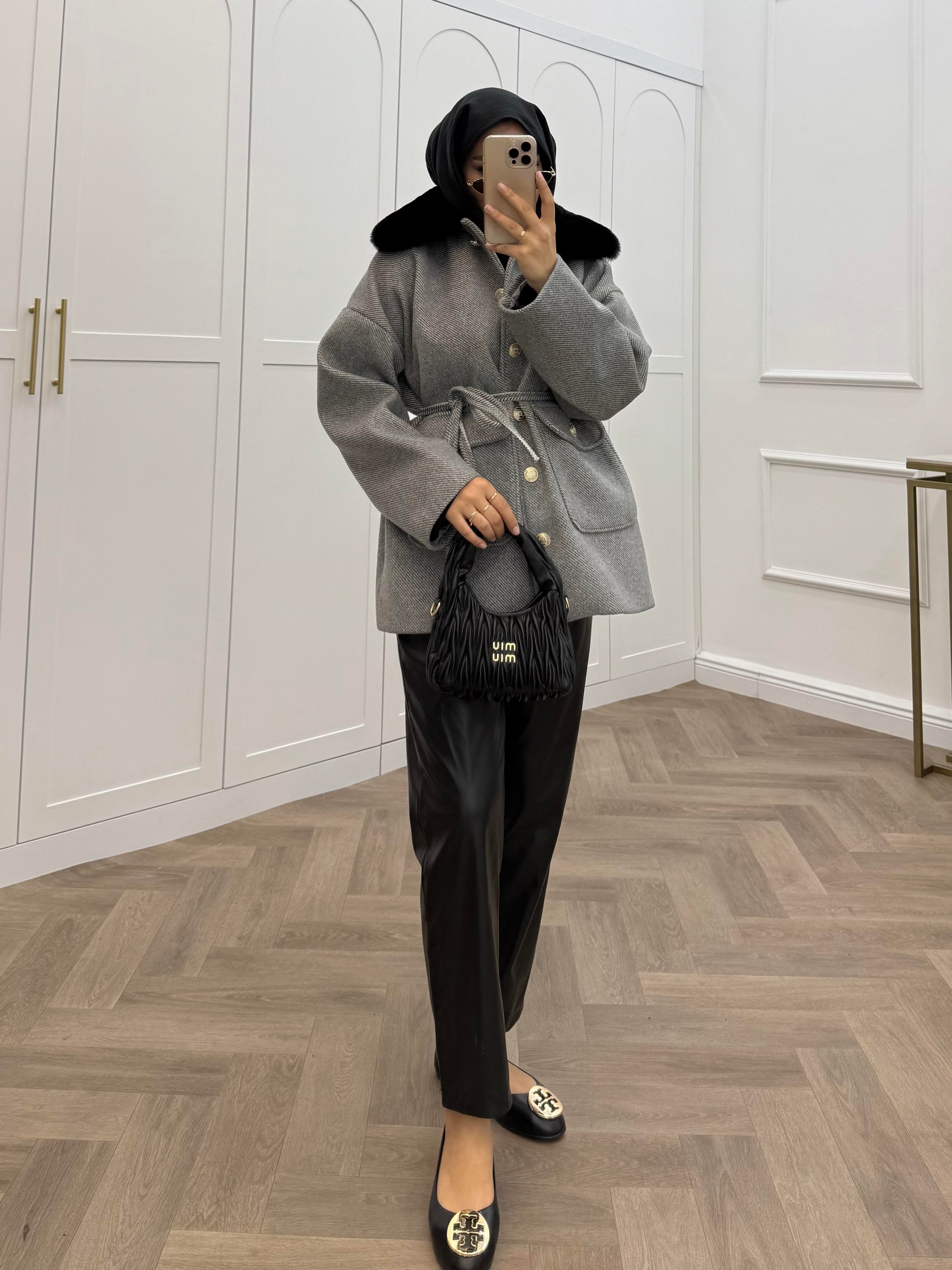 KÜRK YAKA GOLD DÜĞMELİ CEKET GRİ