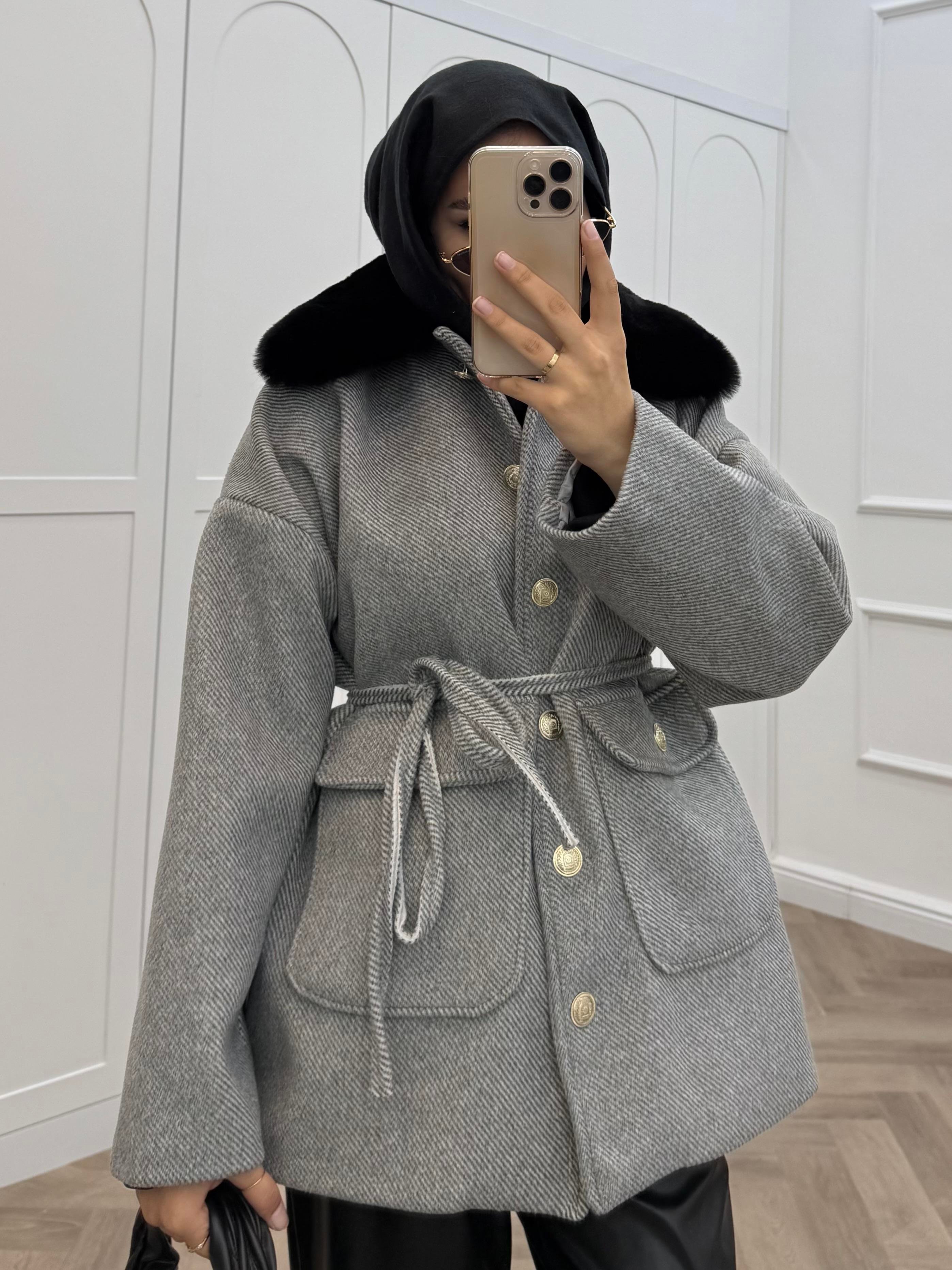 KÜRK YAKA GOLD DÜĞMELİ CEKET GRİ