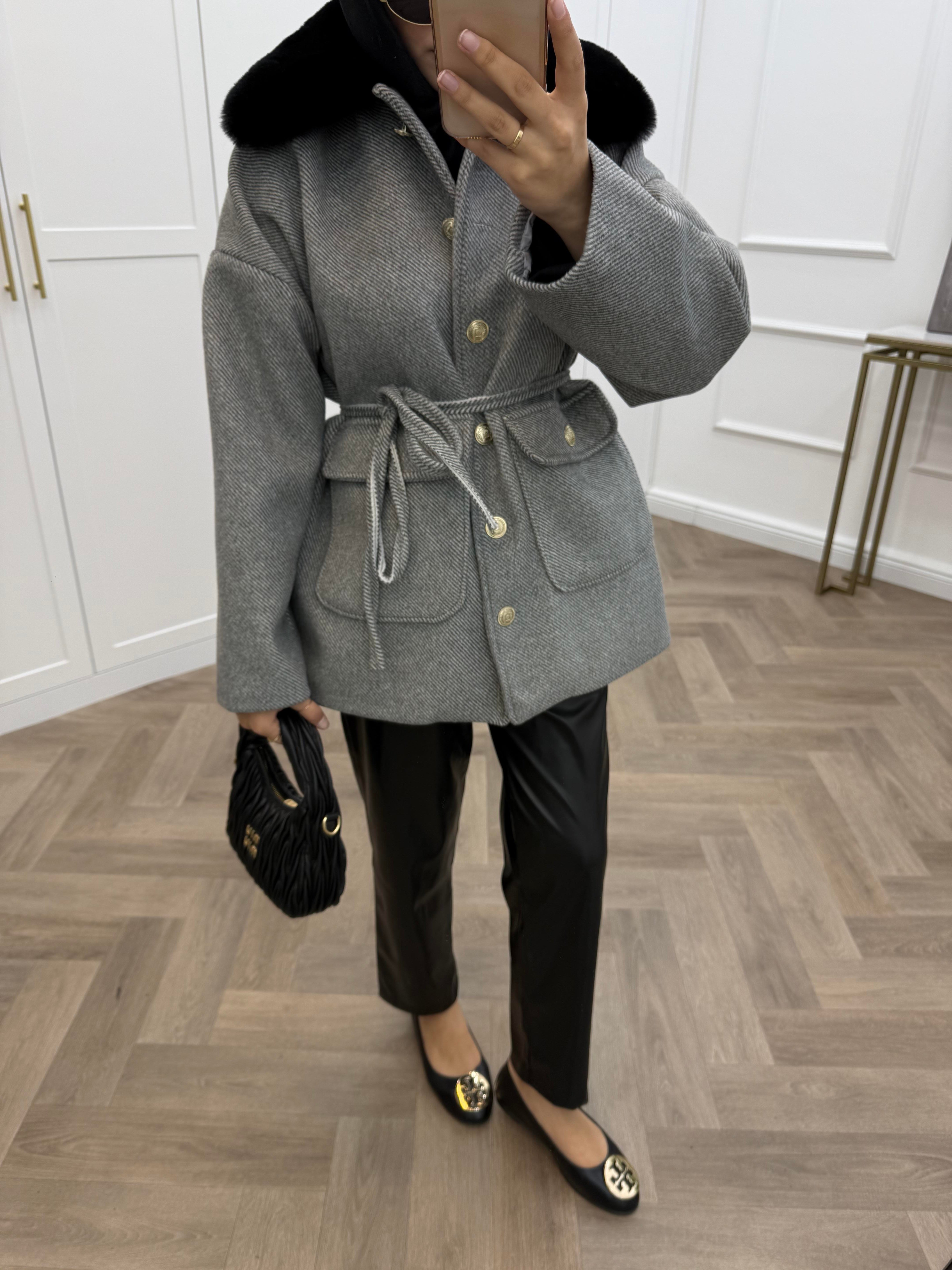 KÜRK YAKA GOLD DÜĞMELİ CEKET GRİ