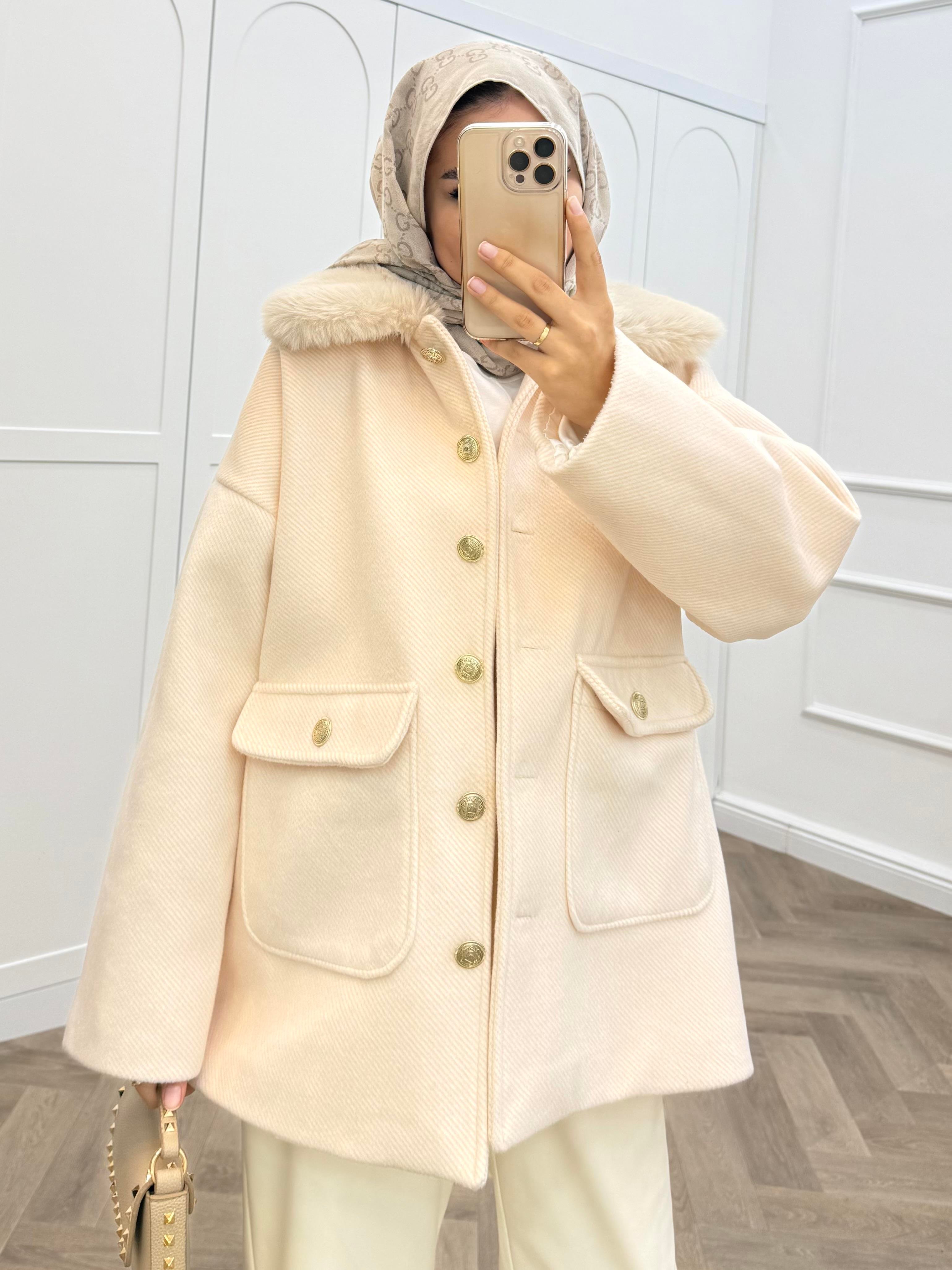 KÜRK YAKA GOLD DÜĞMELİ CEKET TAŞ