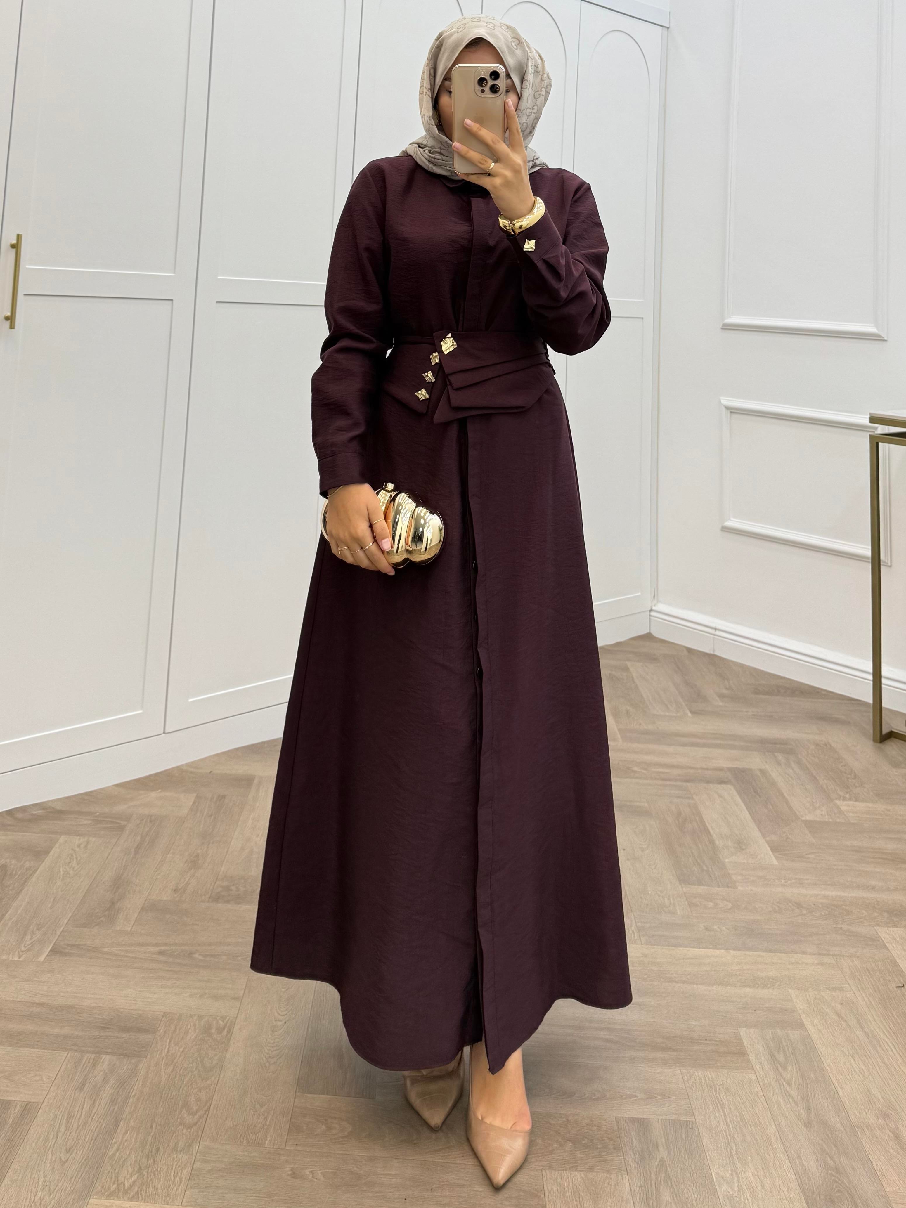 LASTİK KEMERLİ ÖNÜ DÜĞMELİ ELBİSE BORDO