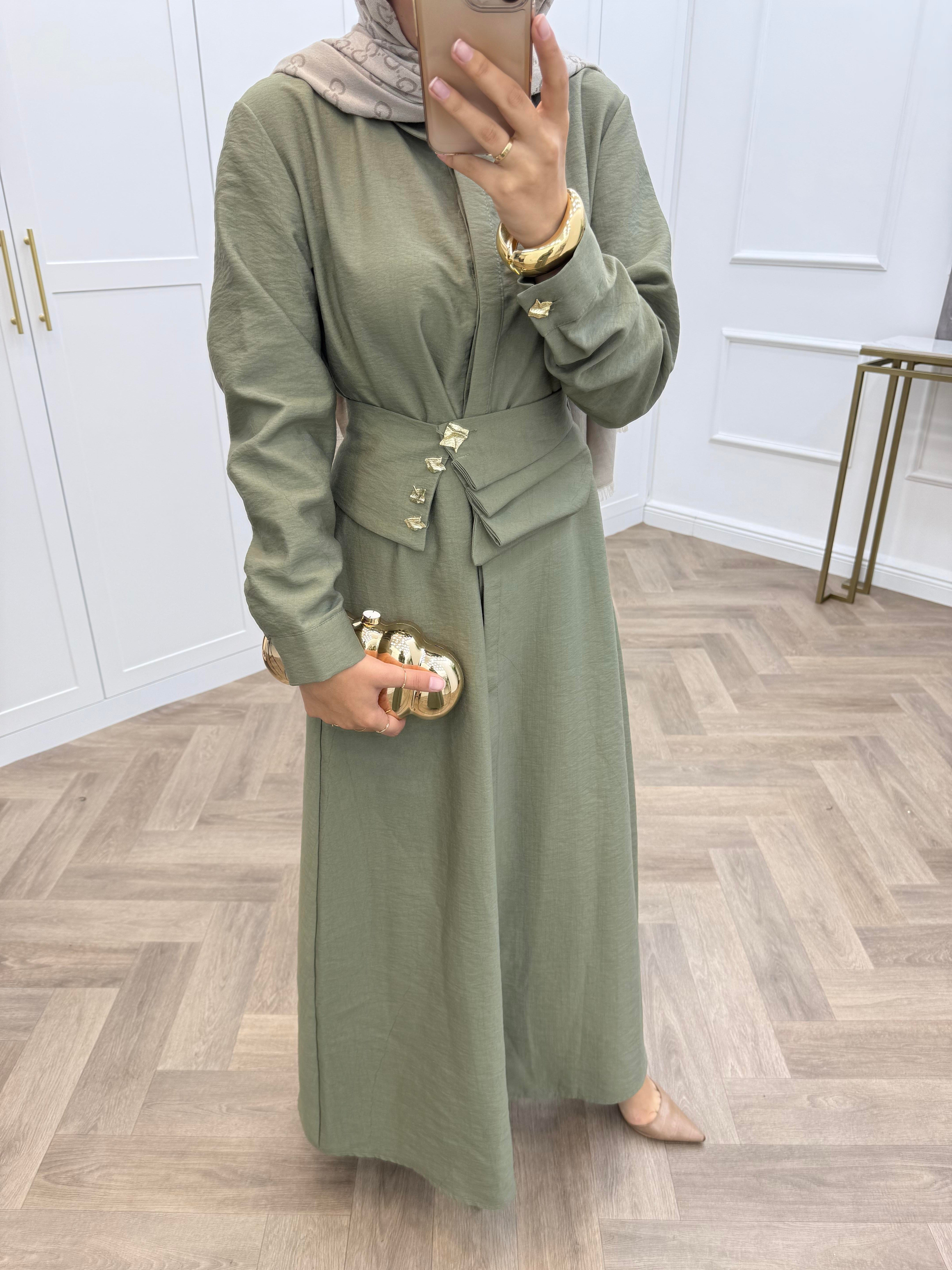 LASTİK KEMERİ ÖNÜ DÜĞMELİ ELBİSE MİNT