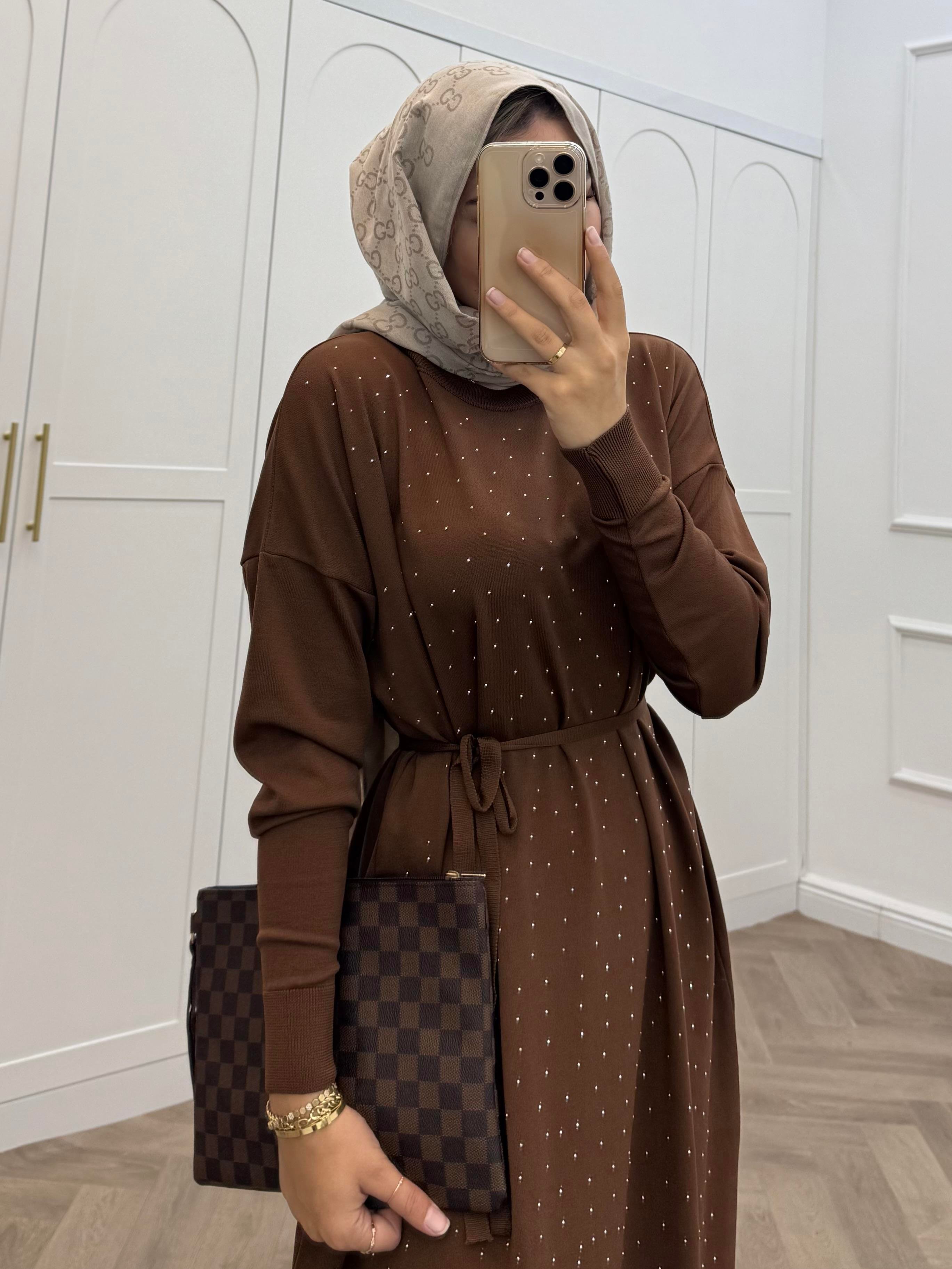 MERSERİZE TAŞLI ELBİSE KAHVE