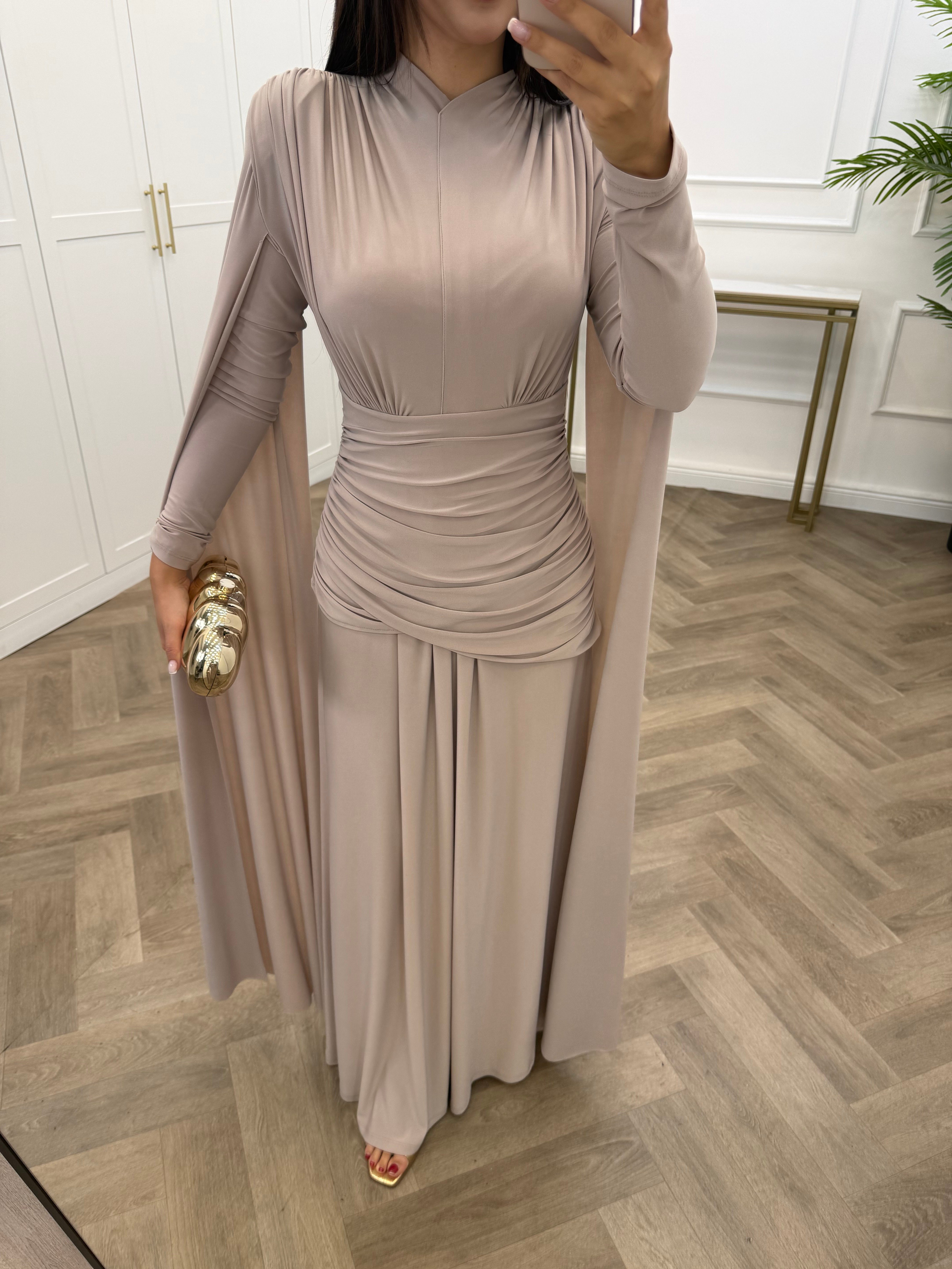 NURELLA PELERİNLİ SANDY ELBİSE BEJ