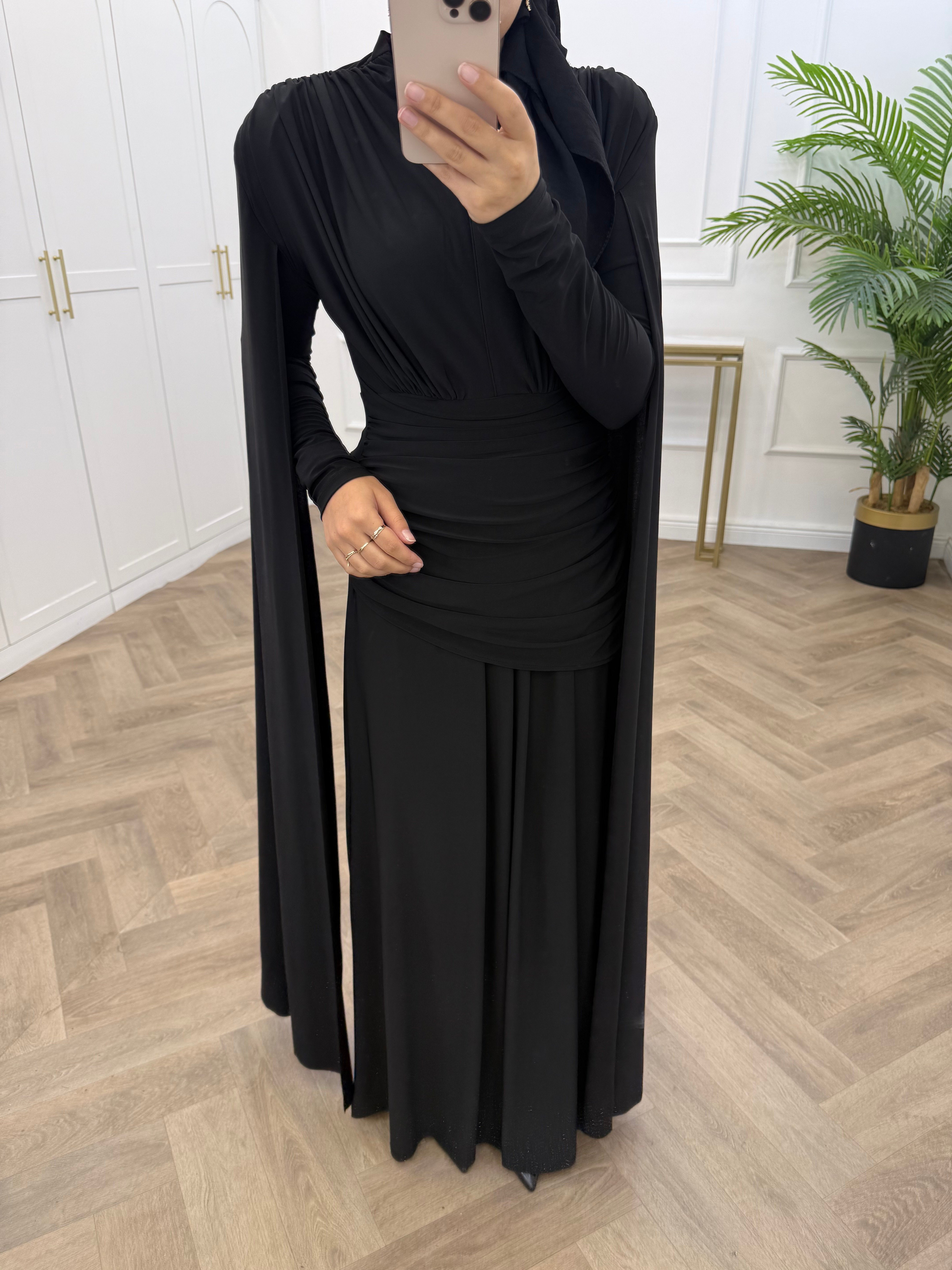 NURELLA PELERİNLİ SANDY ELBİSE SİYAH