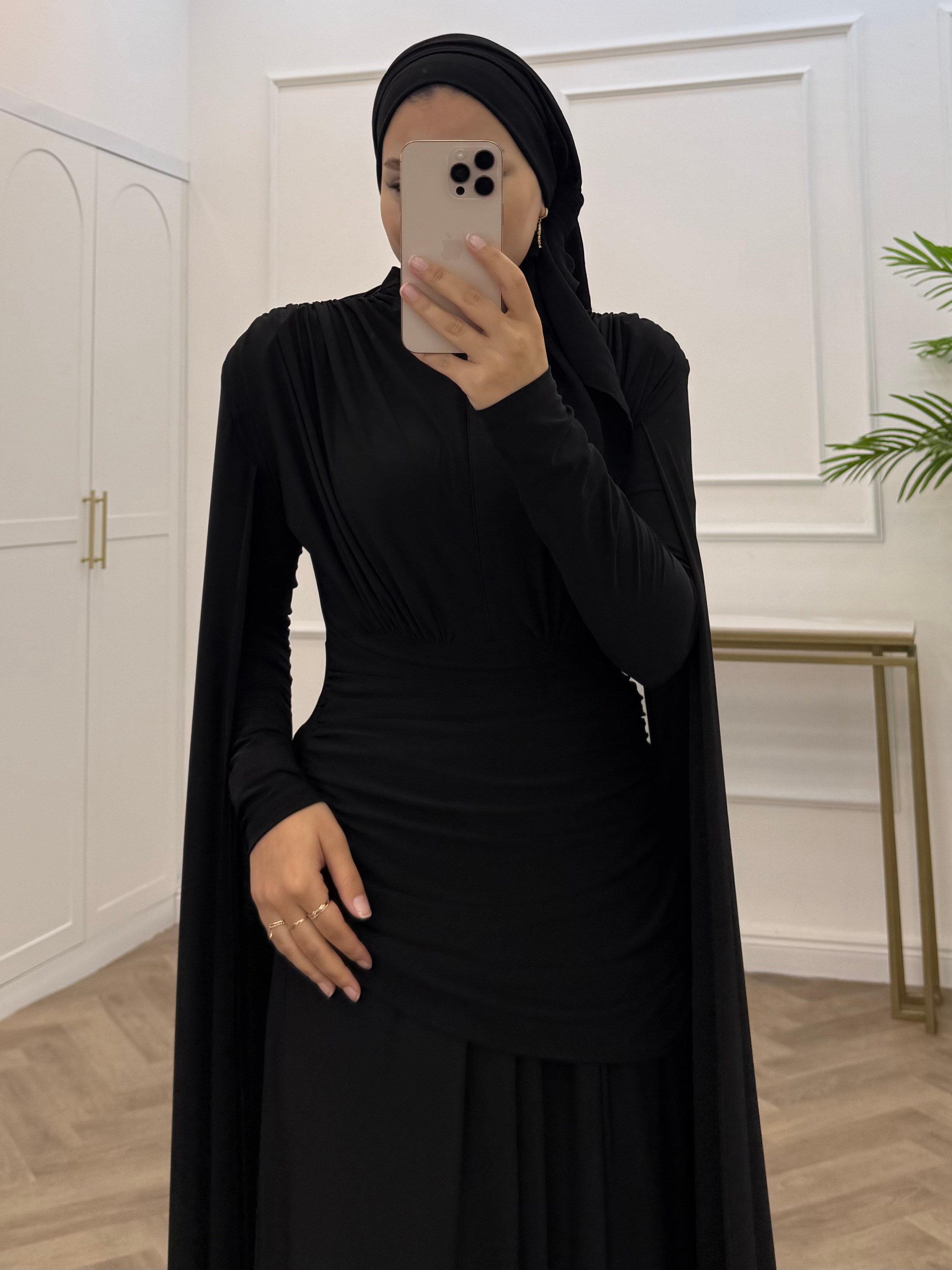 NURELLA PELERİNLİ SANDY ELBİSE SİYAH