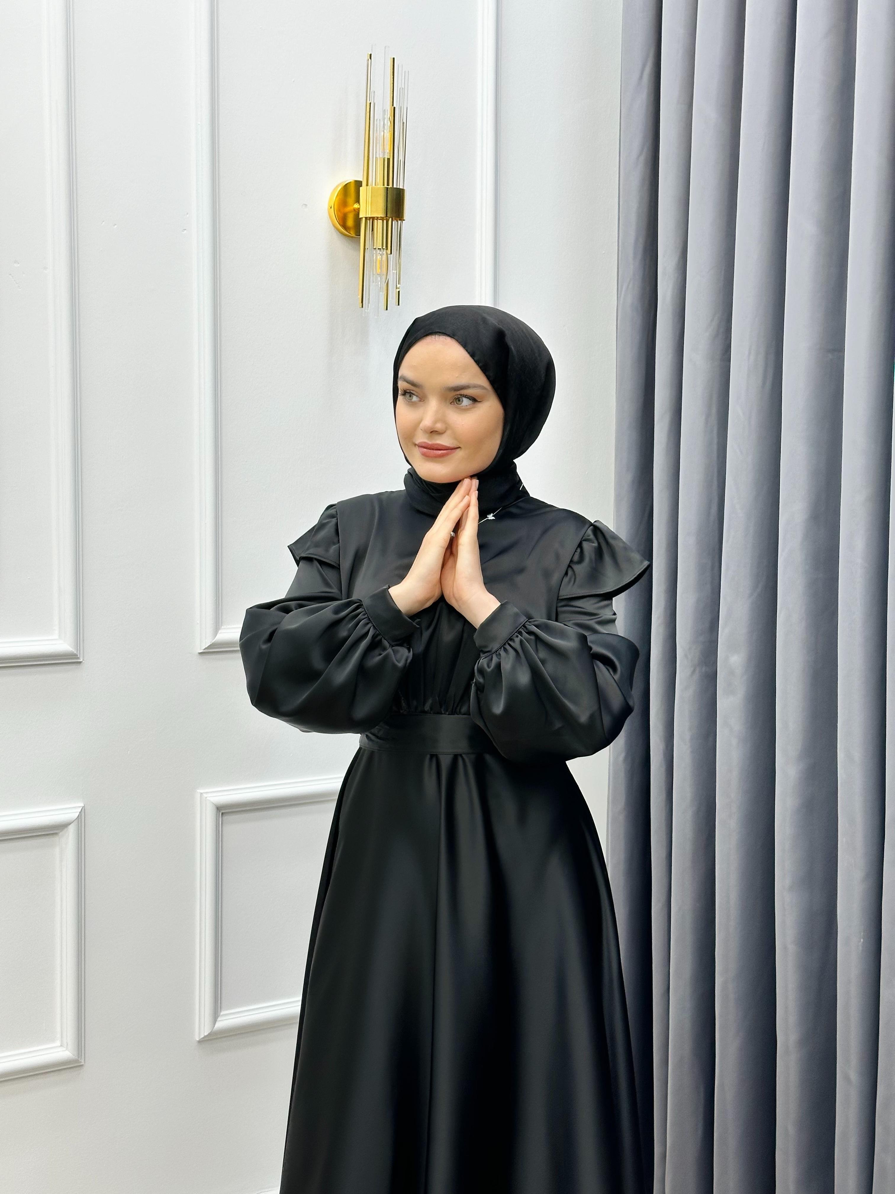 OMZU FIRFIRLI SATEN ELBİSE SİYAH