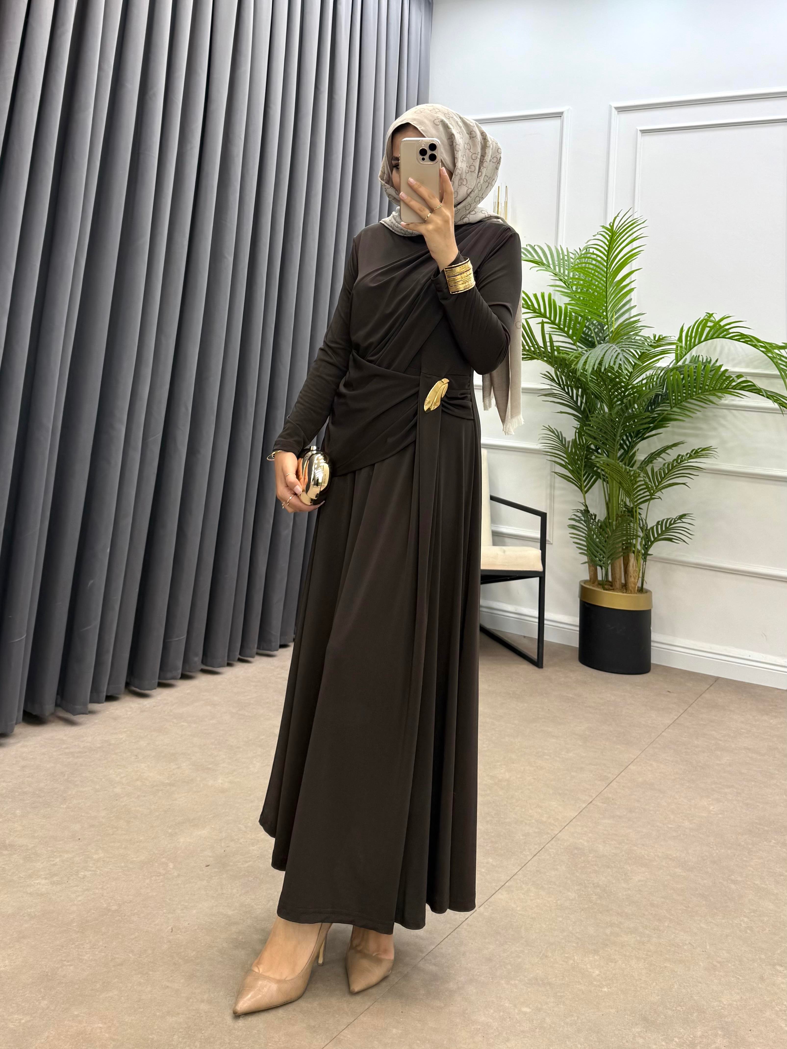 ÖN VOLANLI BEL TOKALI ELBİSE KAHVE