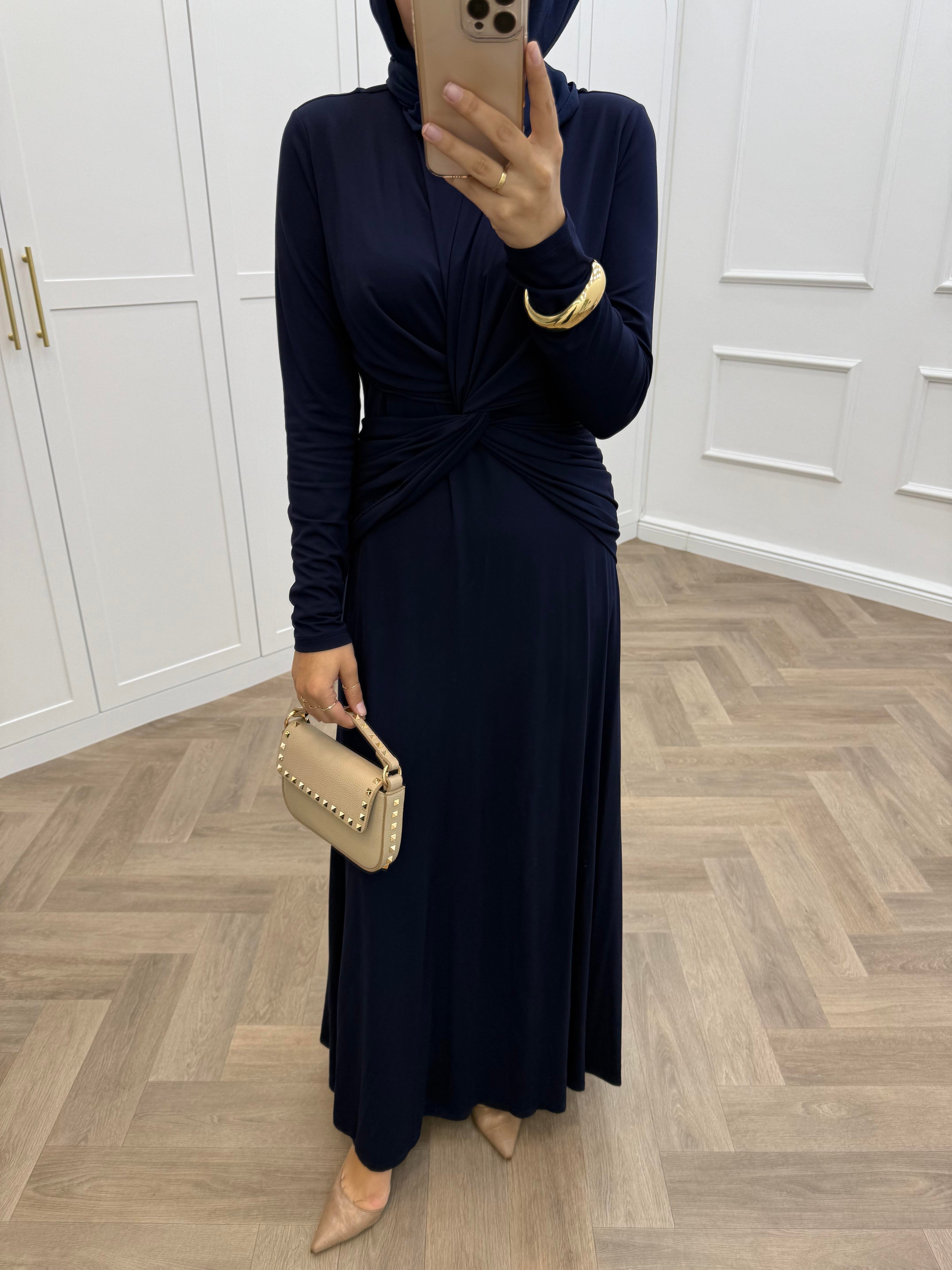 ÖNDEN ÇAPRAZ BAĞLAMALI ELBİSE LACİVERT