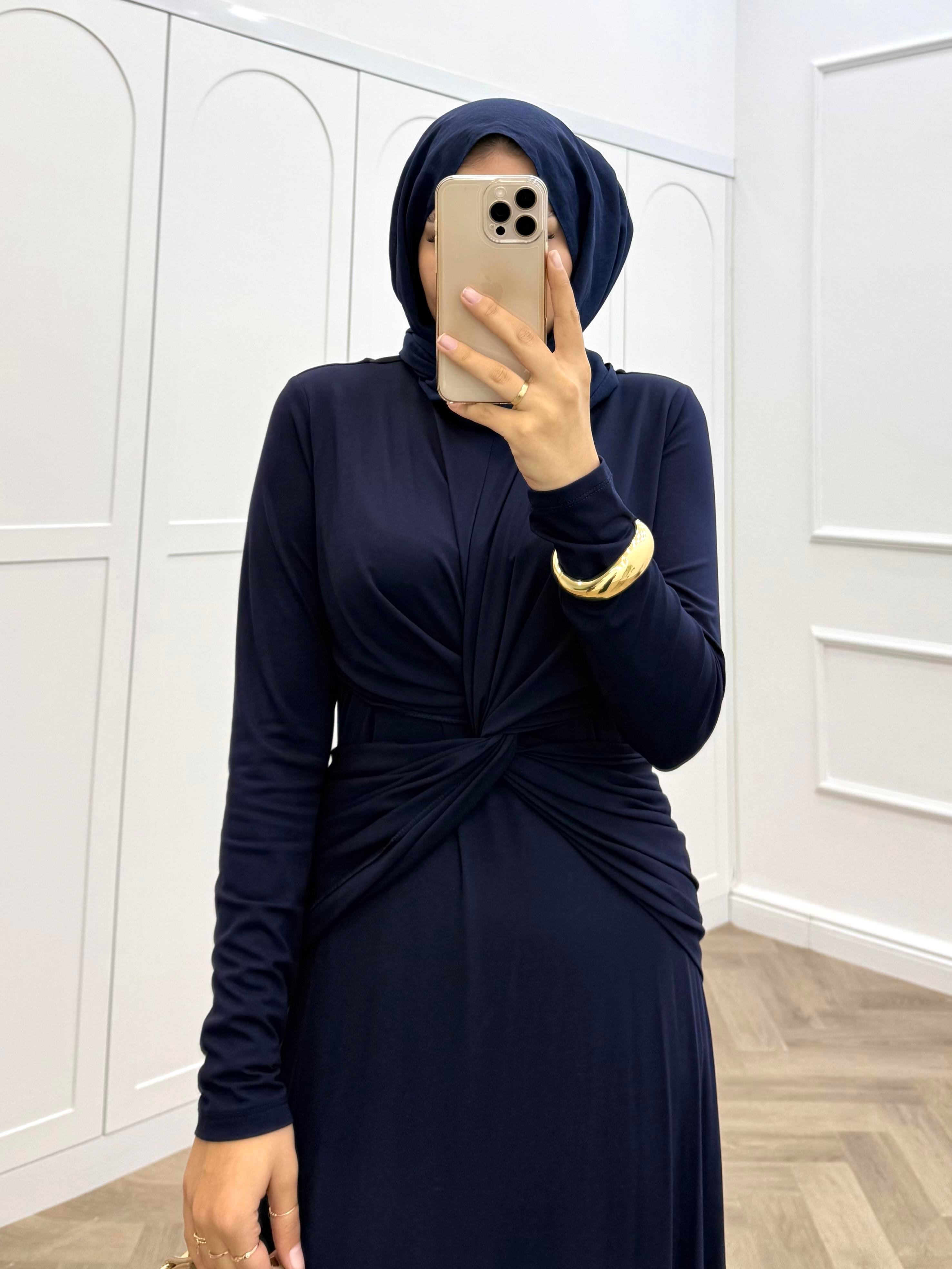 ÖNDEN ÇAPRAZ BAĞLAMALI ELBİSE LACİVERT