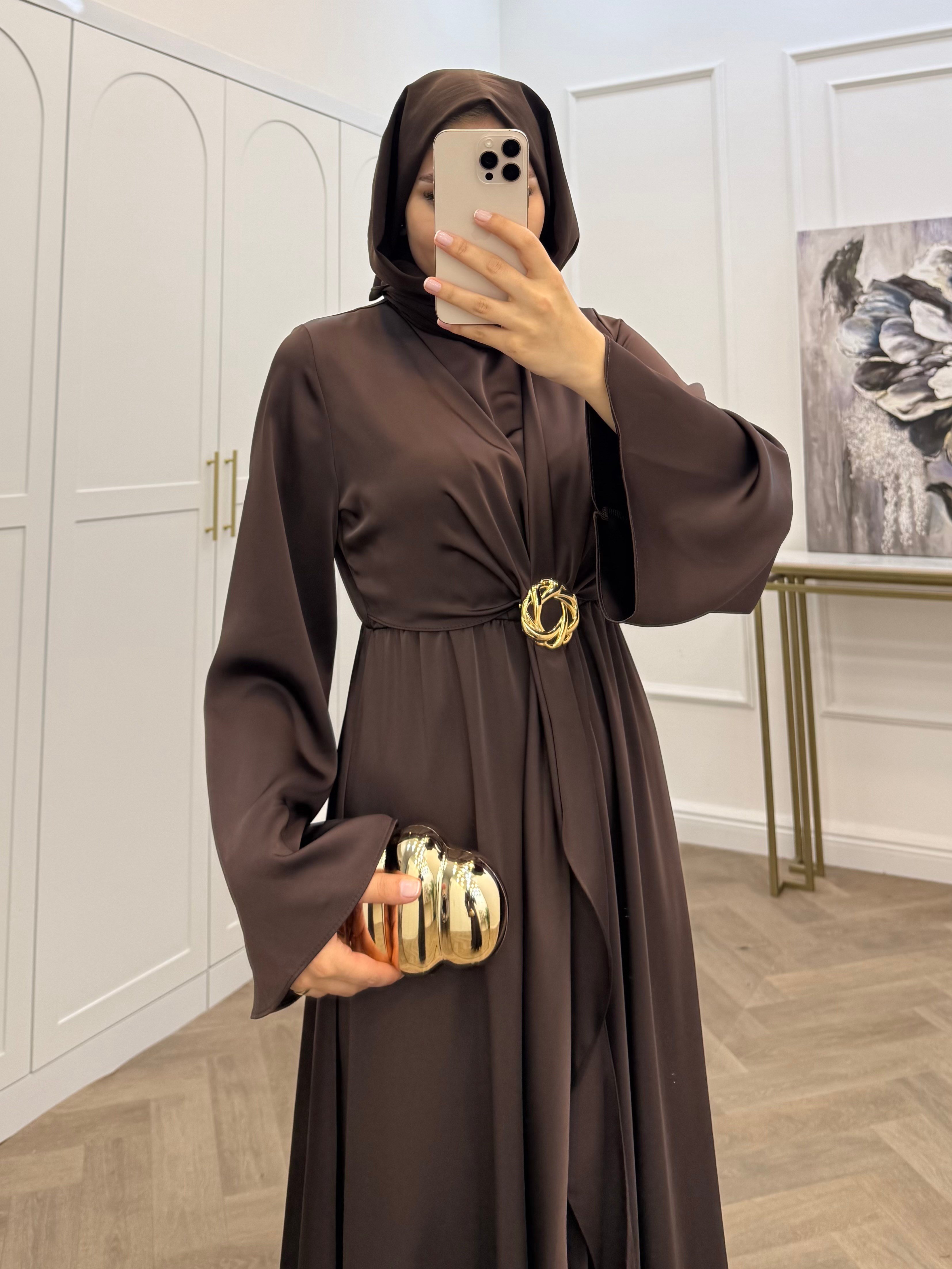 RABİ GOLD TOKALI SATEN ELBİSE  KAHVE