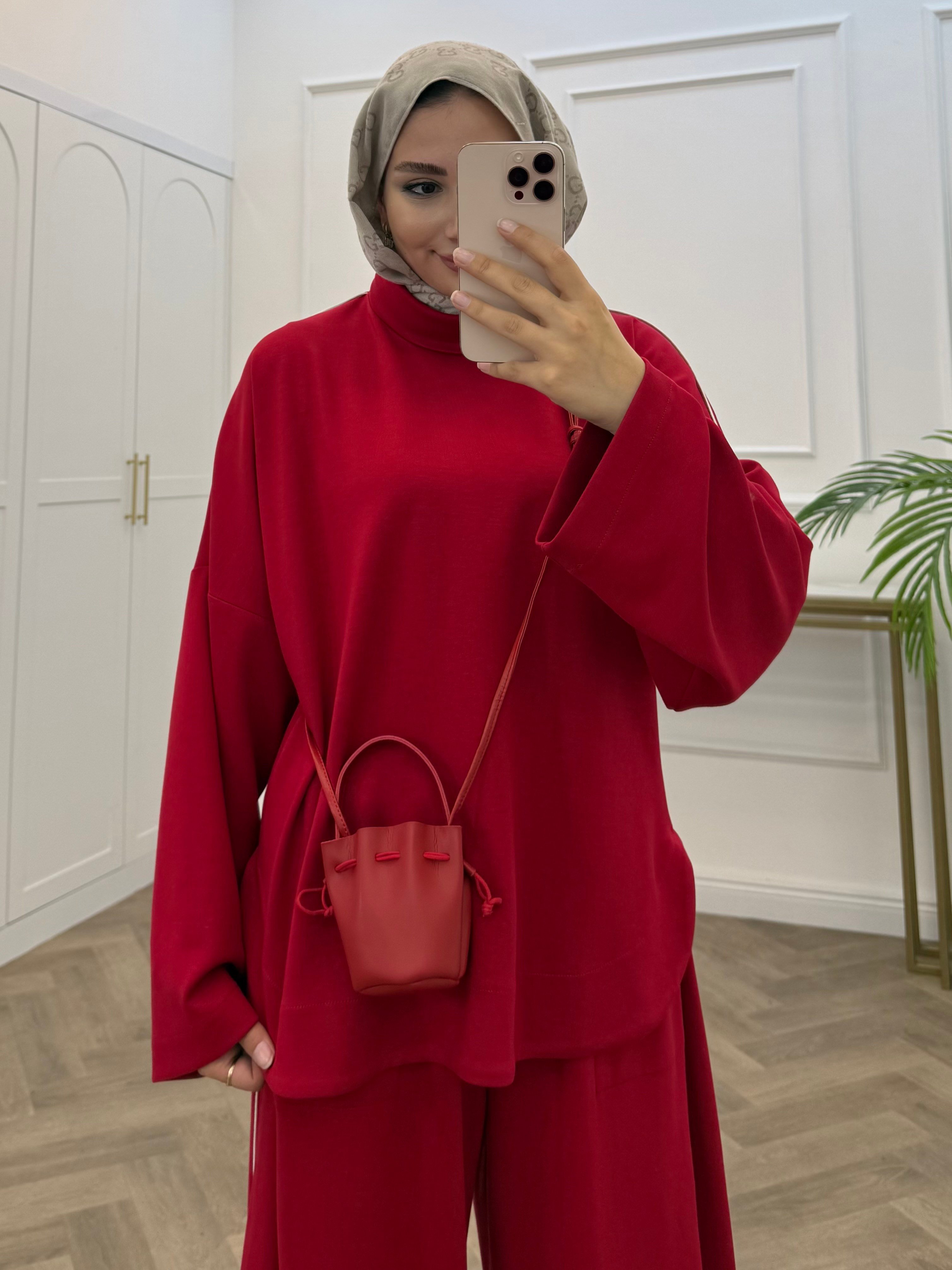 RED ŞERİTLİ PANTOLONLU TAKIM KIRMIZI