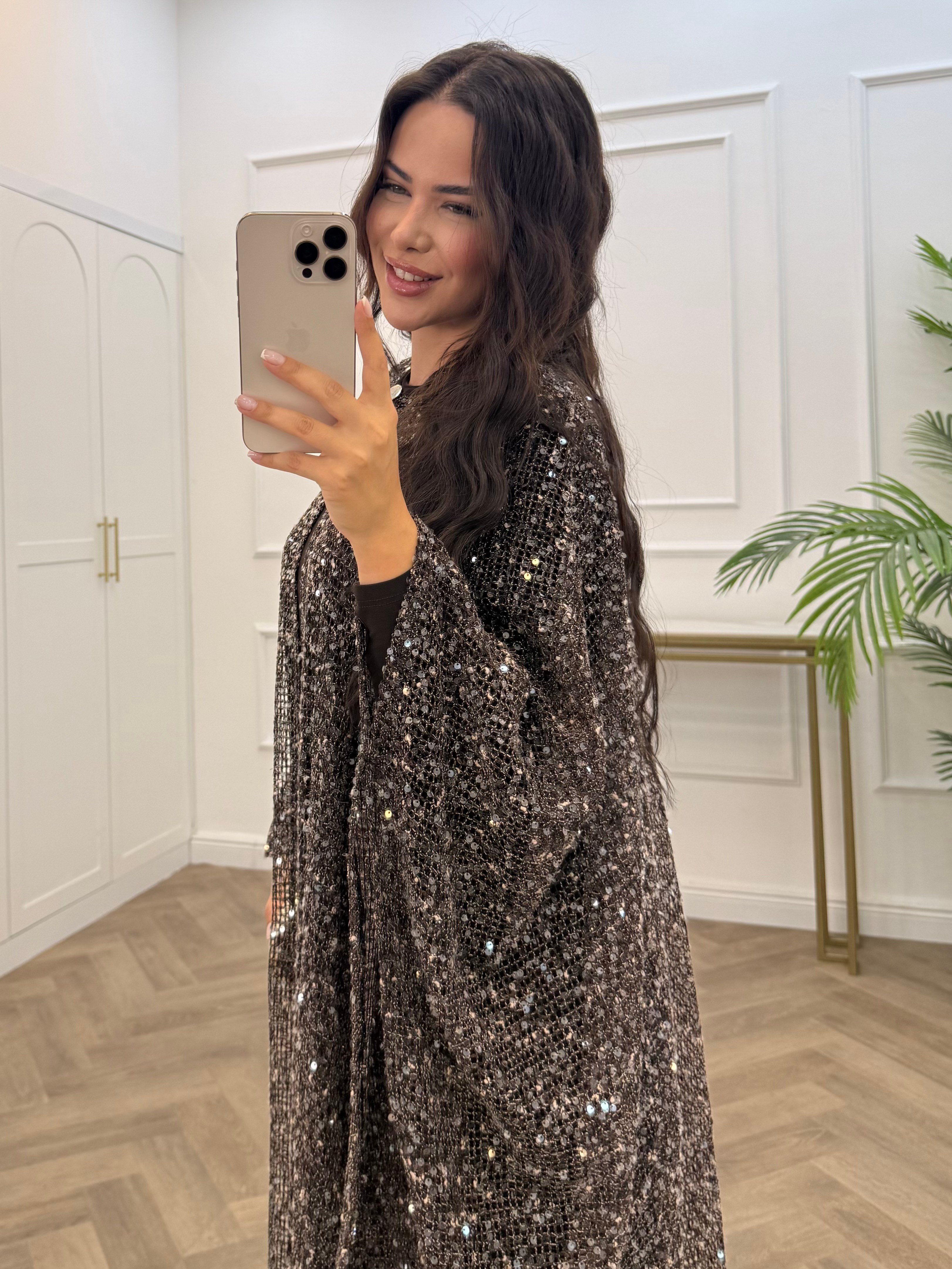 SARA PELERİN DETAY PAYETLİ ELBİSE KAHVE