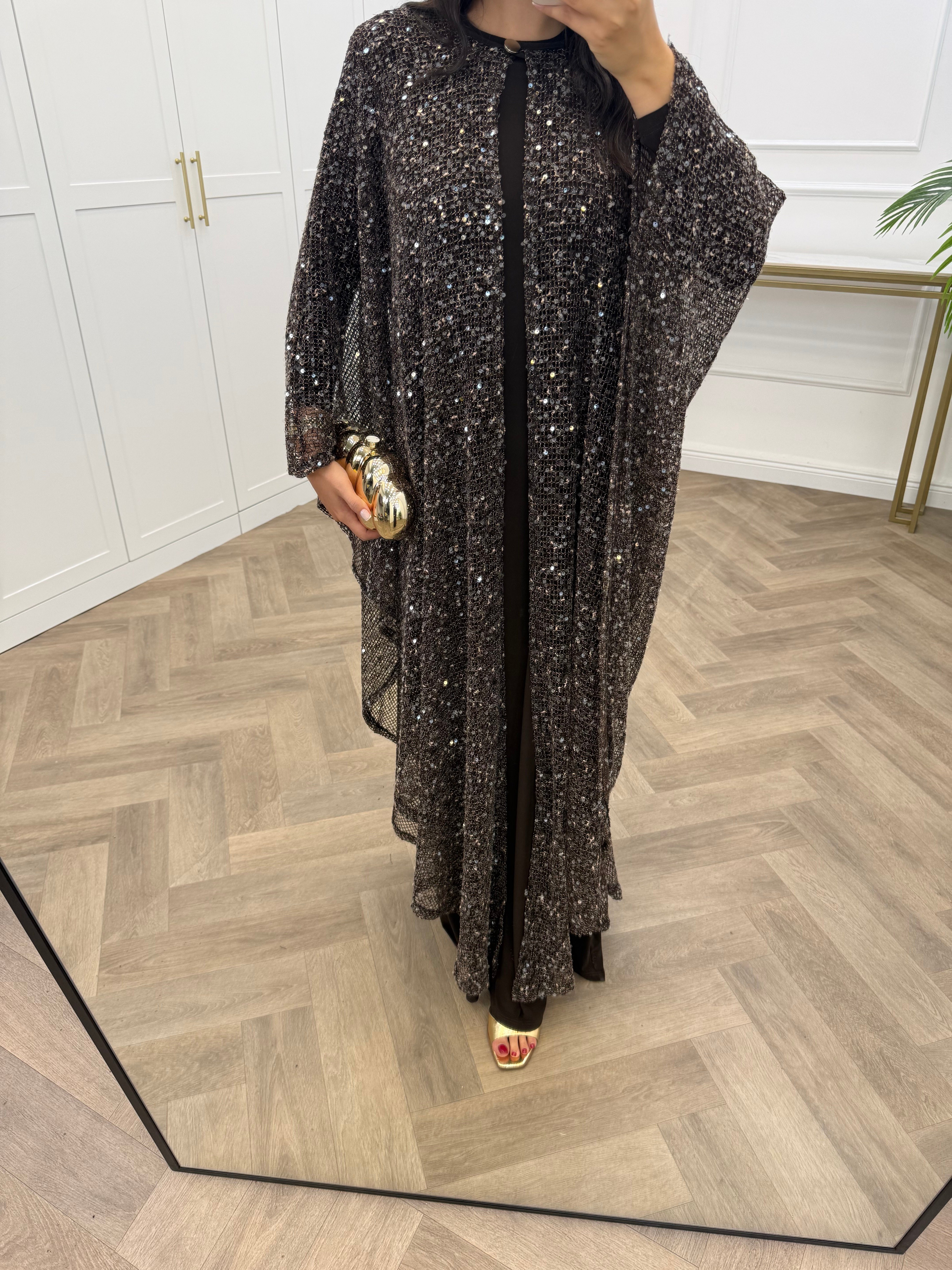SARA PELERİN DETAY PAYETLİ ELBİSE KAHVE