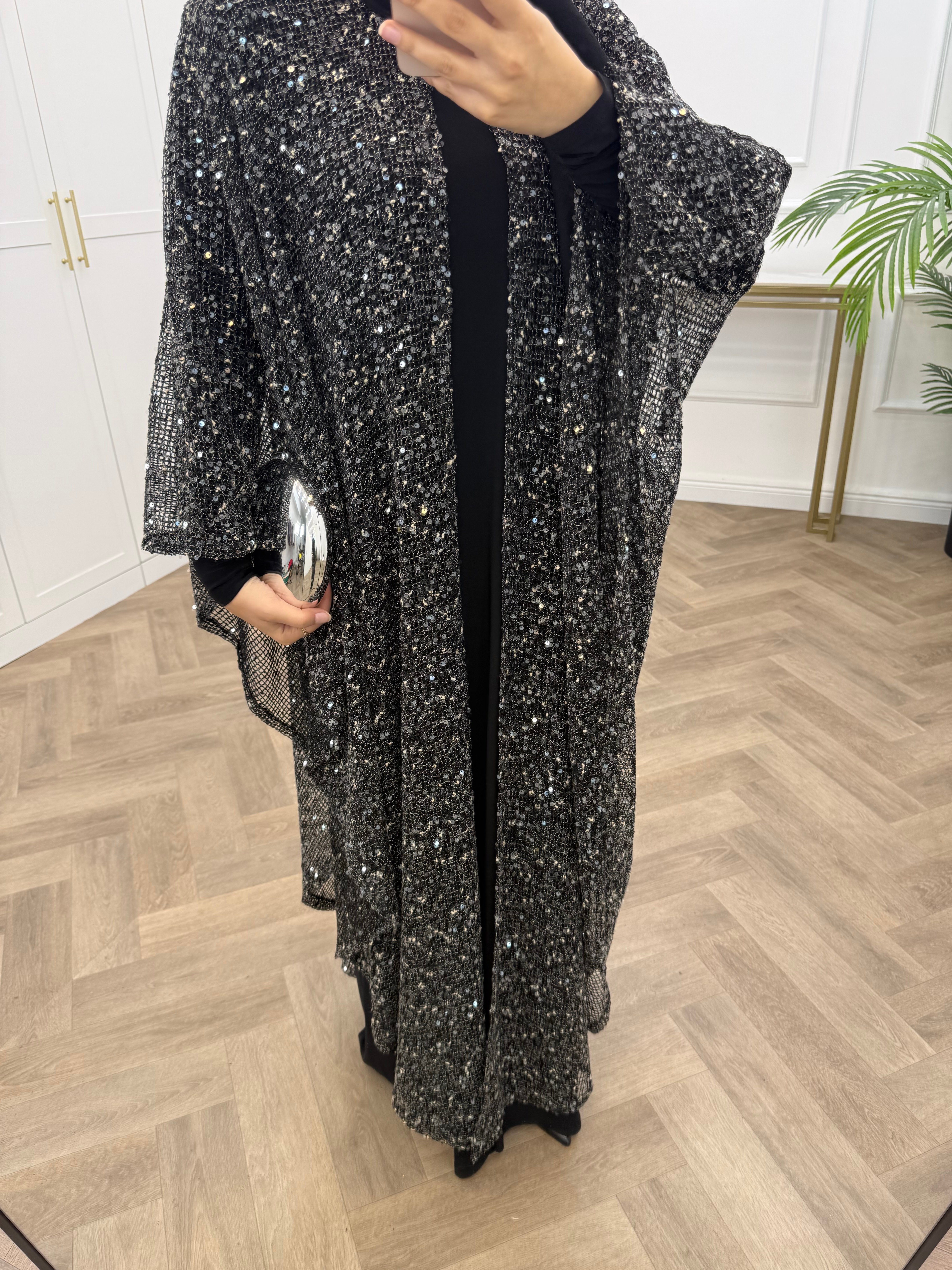 SARA PELERİN DETAY PAYETLİ ELBİSE SİYAH
