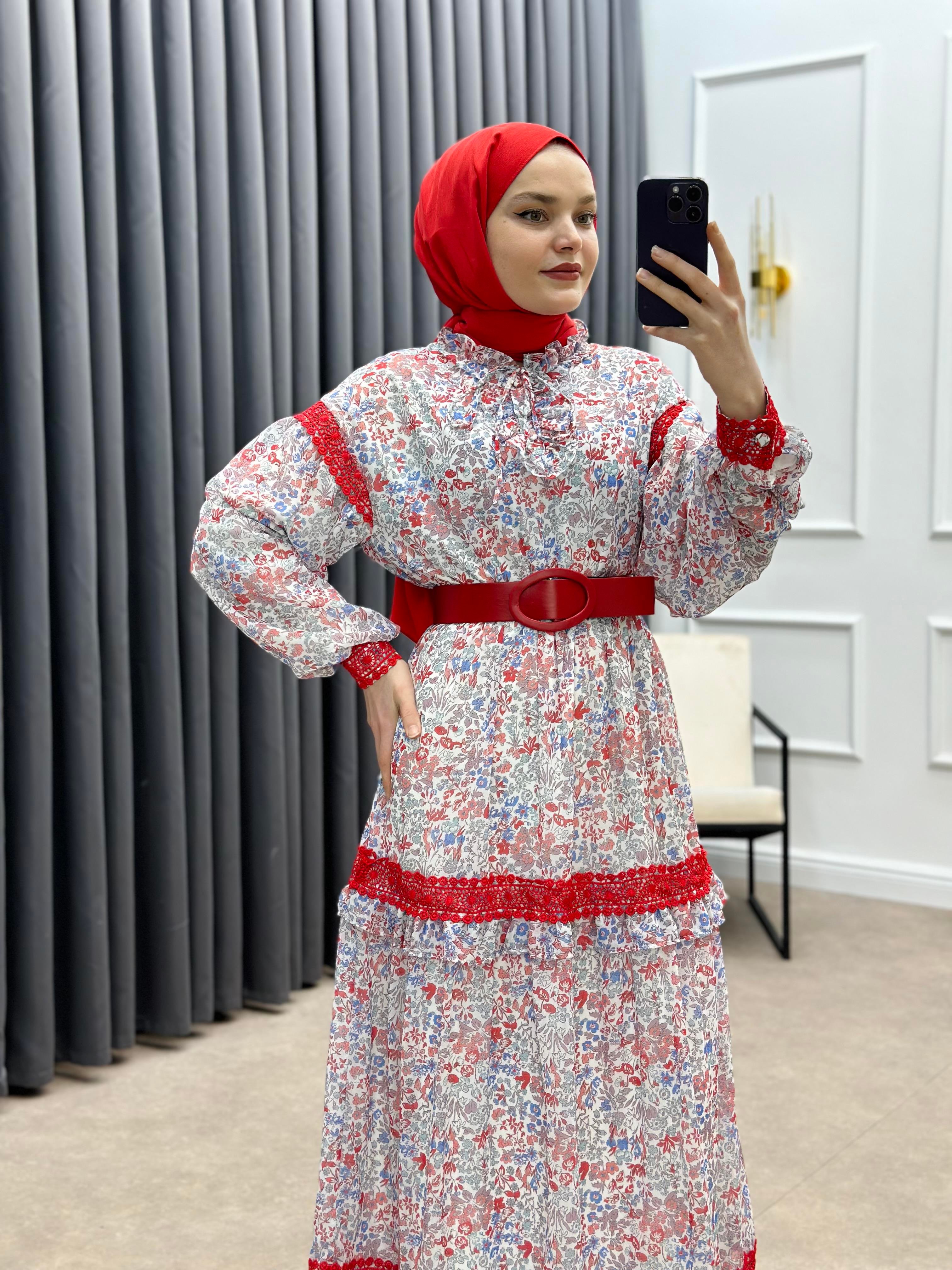 SEYYAR KEMERLİ ŞİFON ELBİSE KIRMIZI