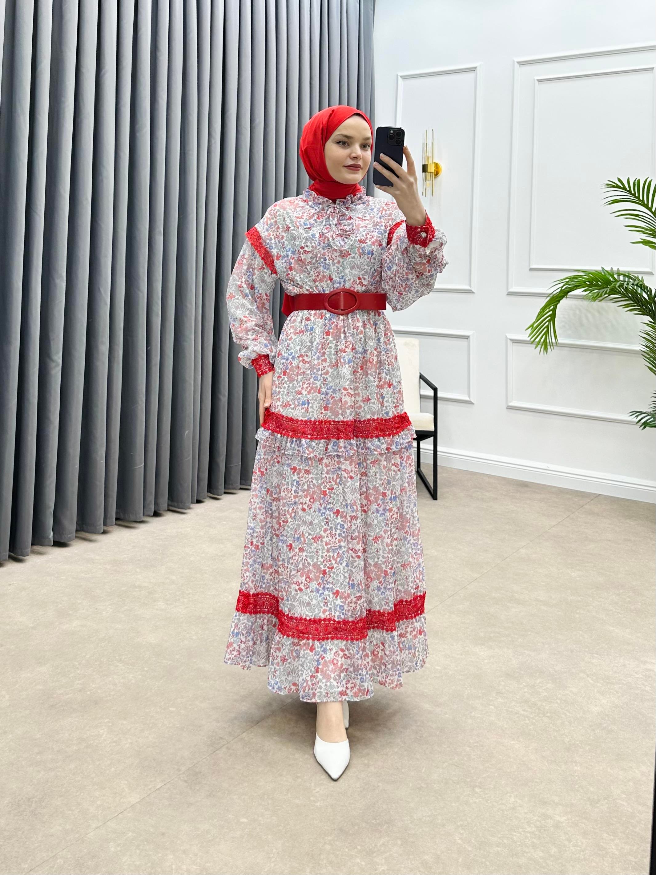 SEYYAR KEMERLİ ŞİFON ELBİSE KIRMIZI