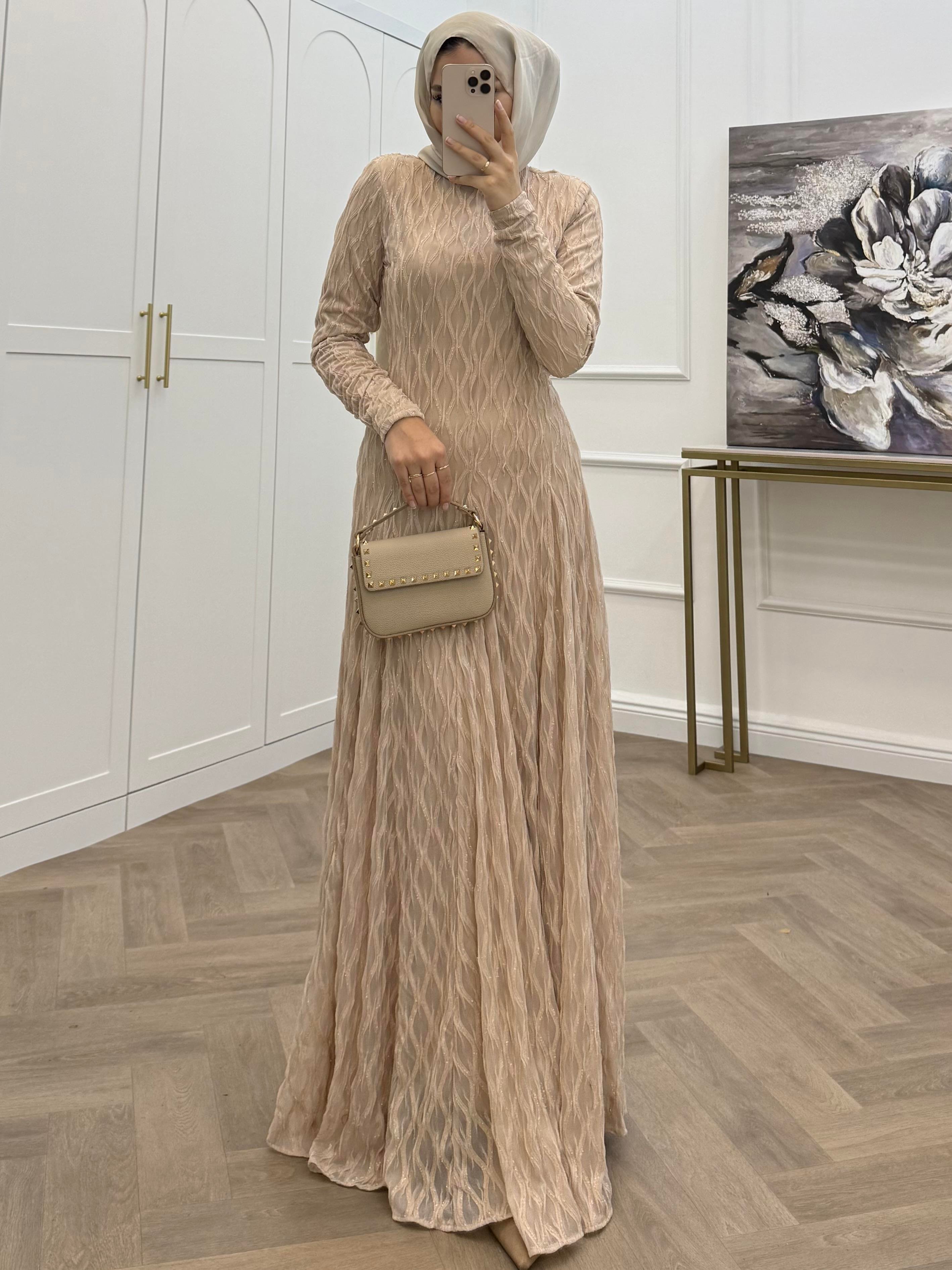 SİMLİ BALIK MODEL ELBİSE BEJ