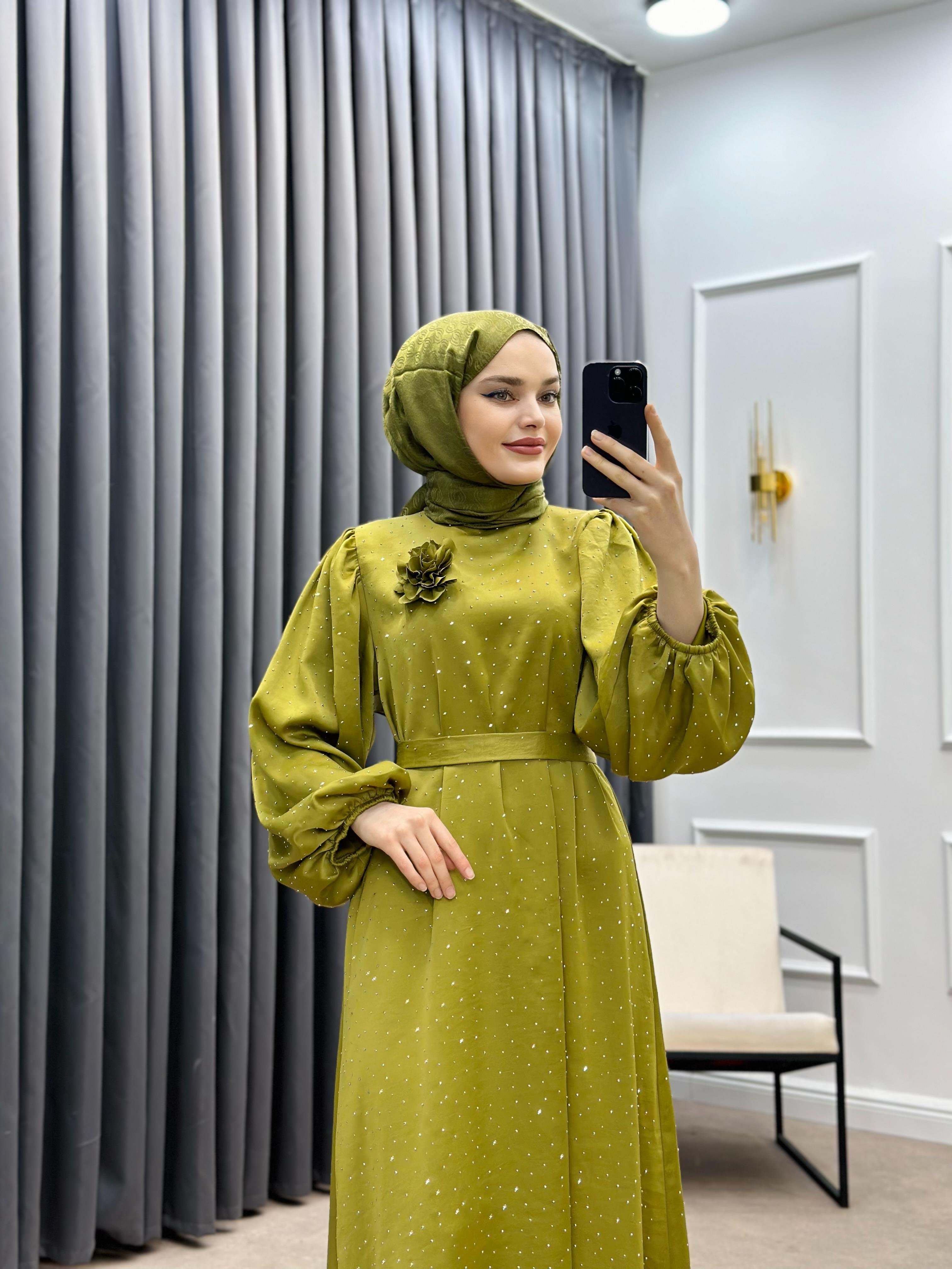 TAŞLI BALON KOL SATEN ELBİSE YAĞ YEŞİLİ