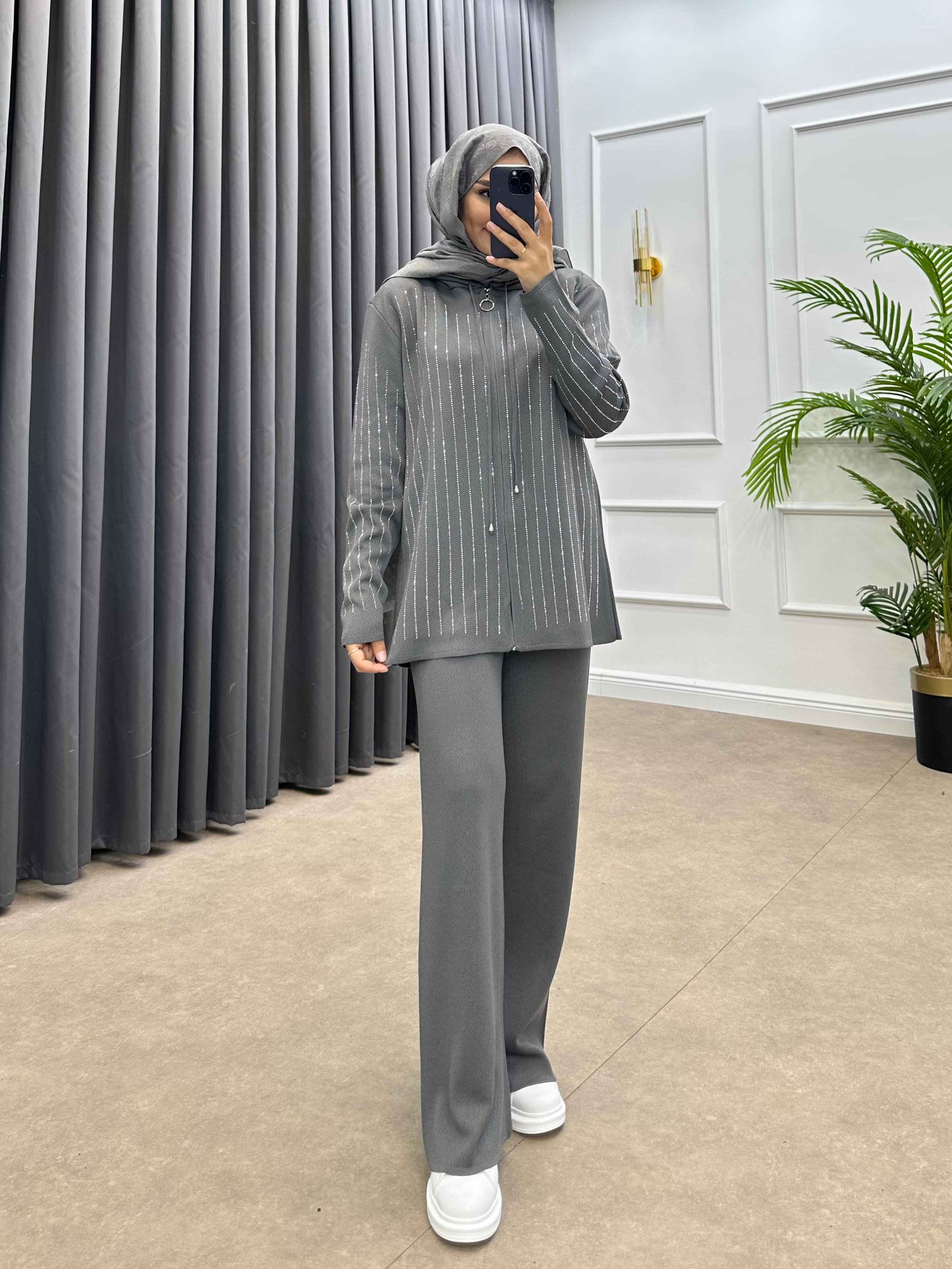 TAŞLI PANTOLONLU TRİKO TAKIM FÜME