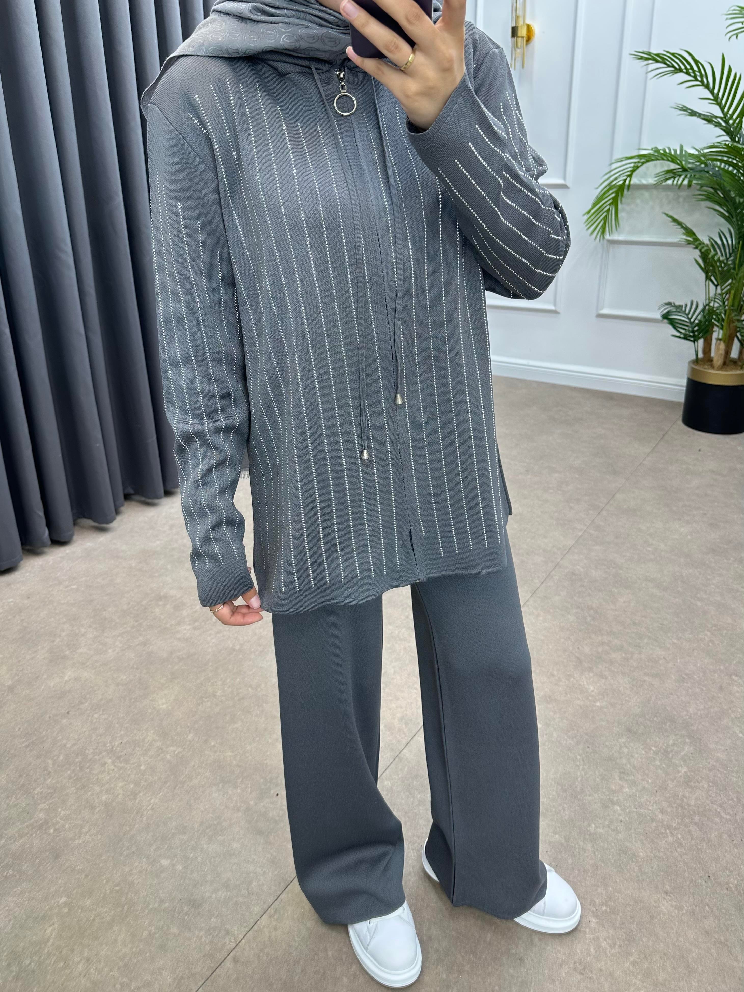 TAŞLI PANTOLONLU TRİKO TAKIM FÜME