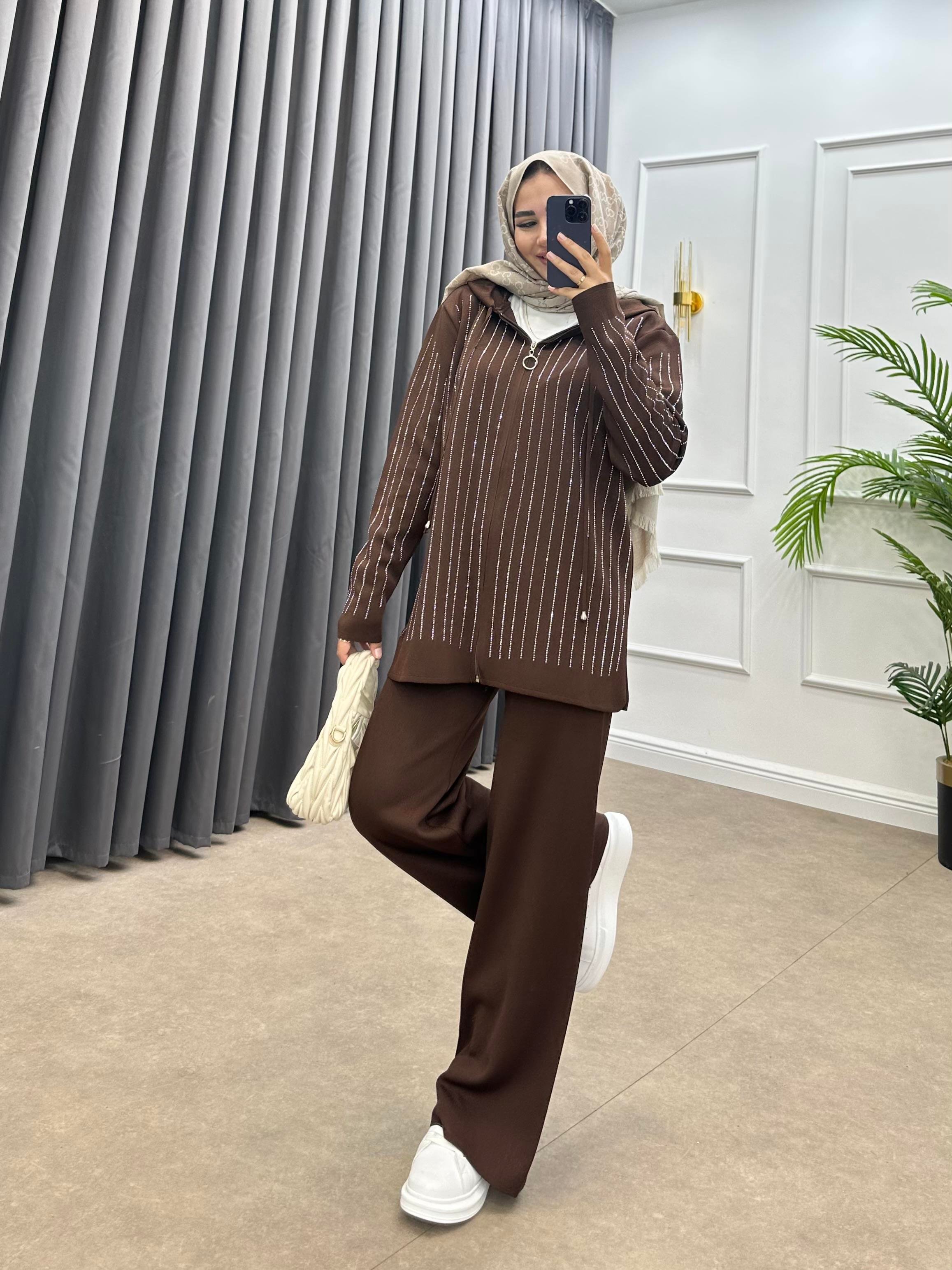 TAŞLI PANTOLONLU TRİKO TAKIM LACİVERT