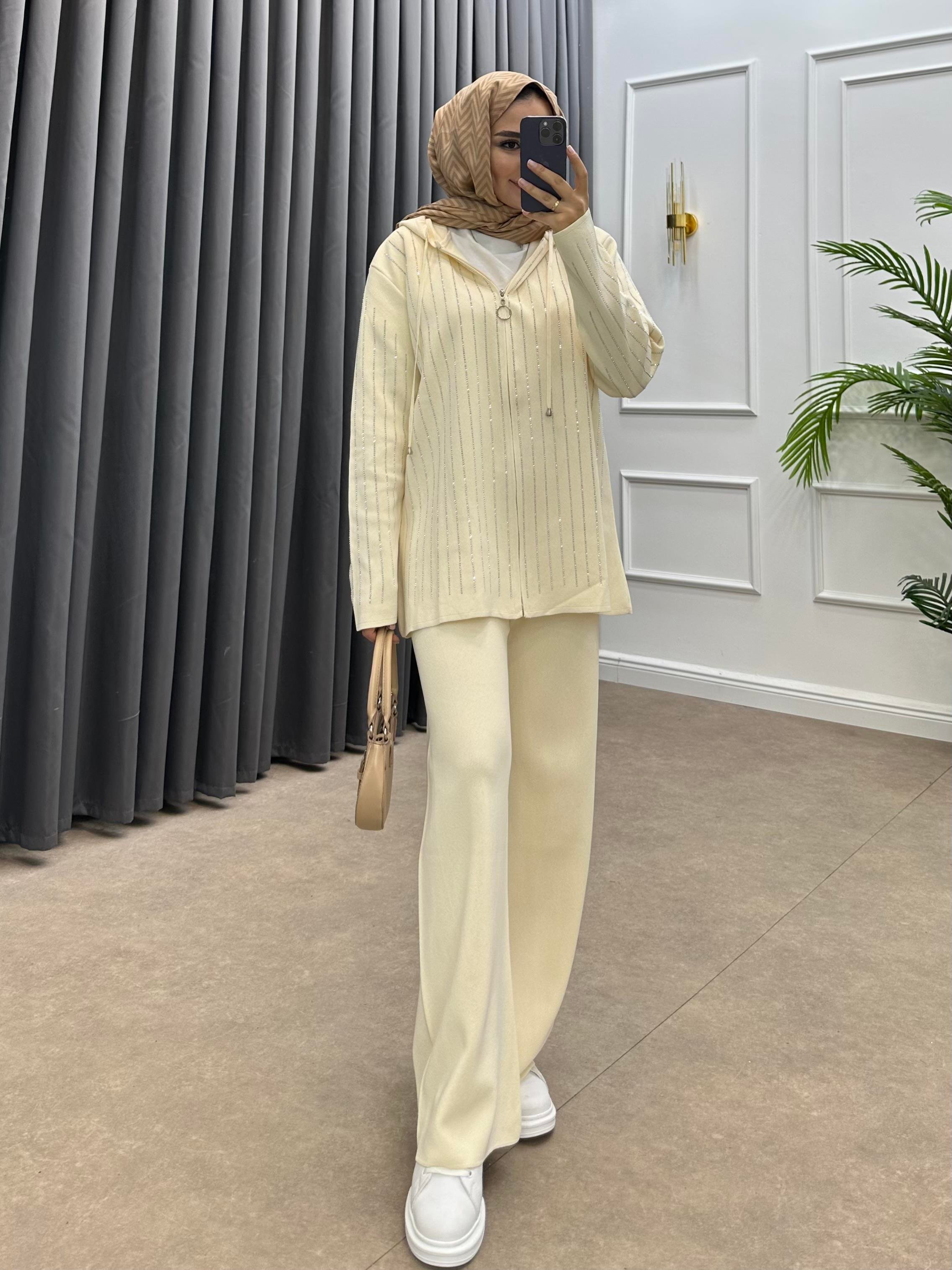 TAŞLI PANTOLONLU TRİKO TAKIM KREM