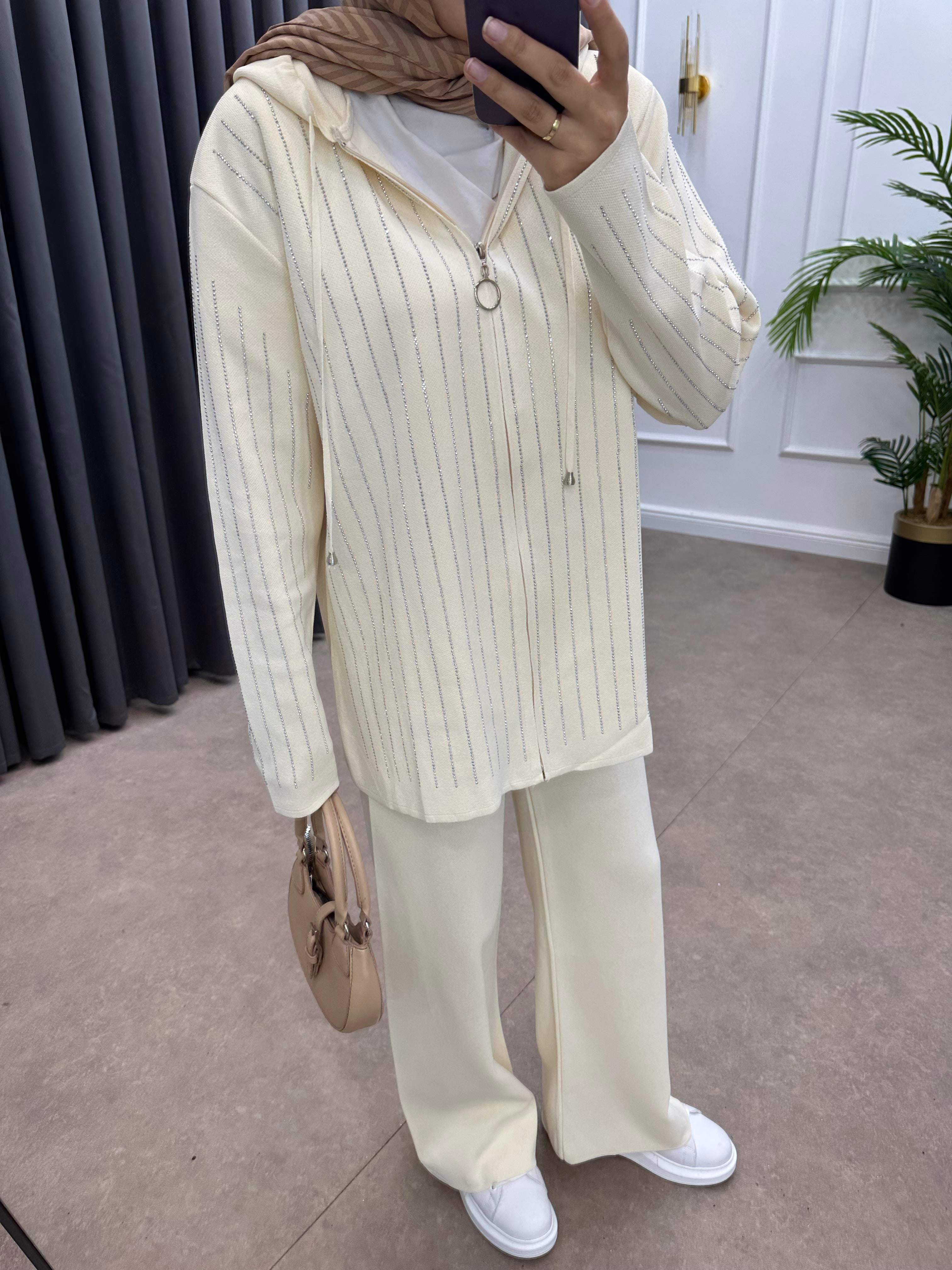 TAŞLI PANTOLONLU TRİKO TAKIM KREM