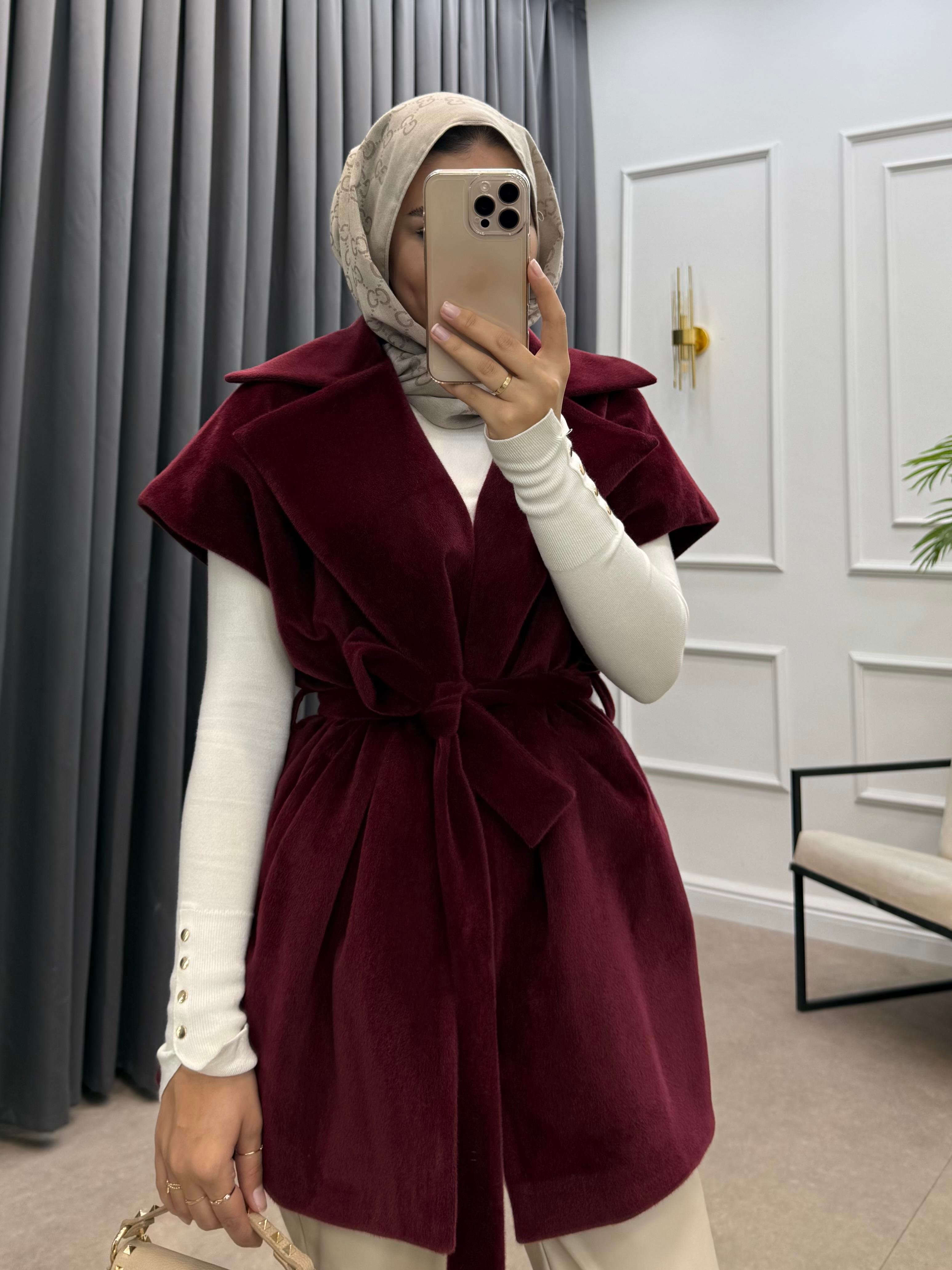 TAY TÜYÜ KEMERLİ YELEK BORDO