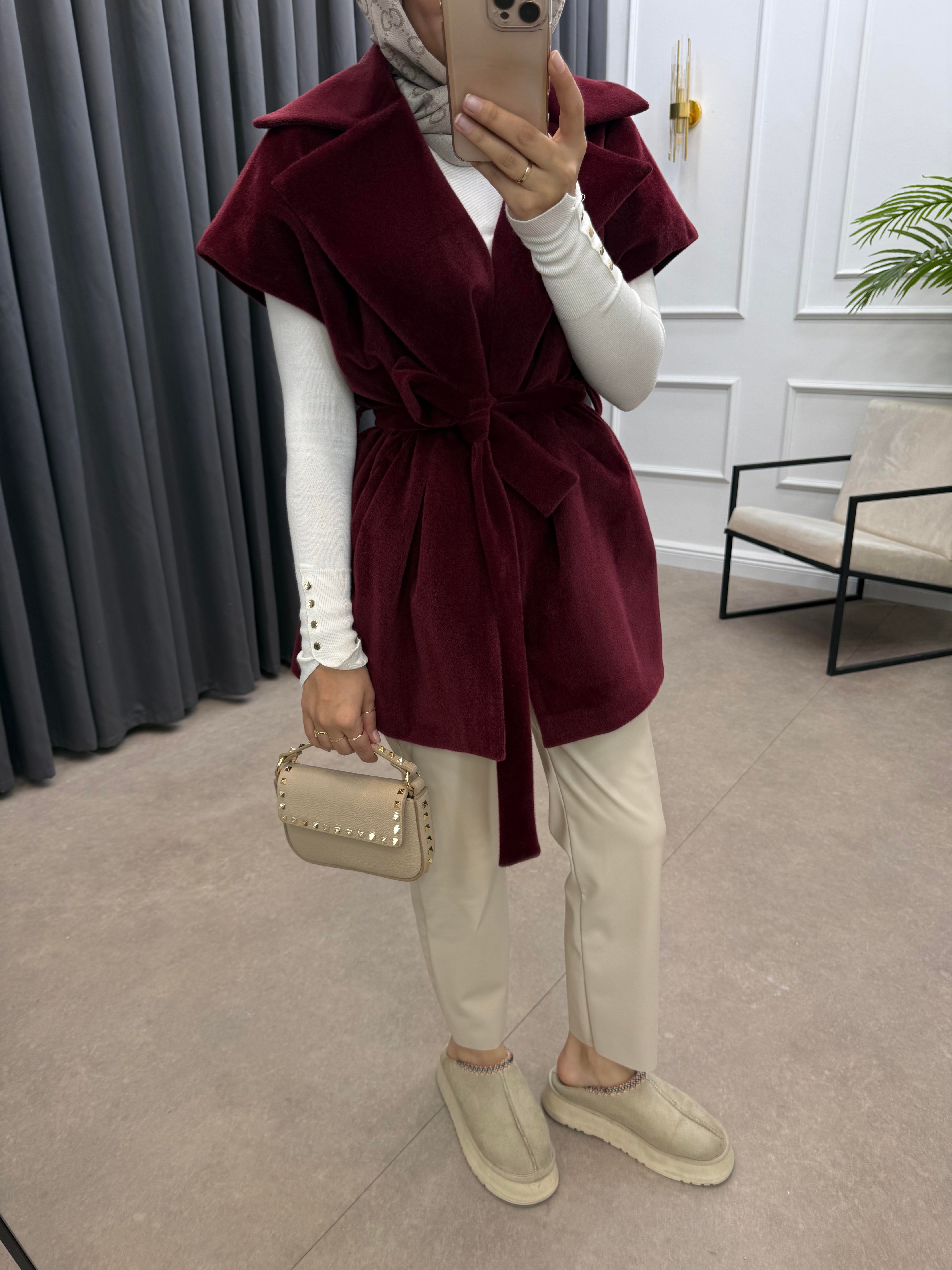 TAY TÜYÜ KEMERLİ YELEK BORDO