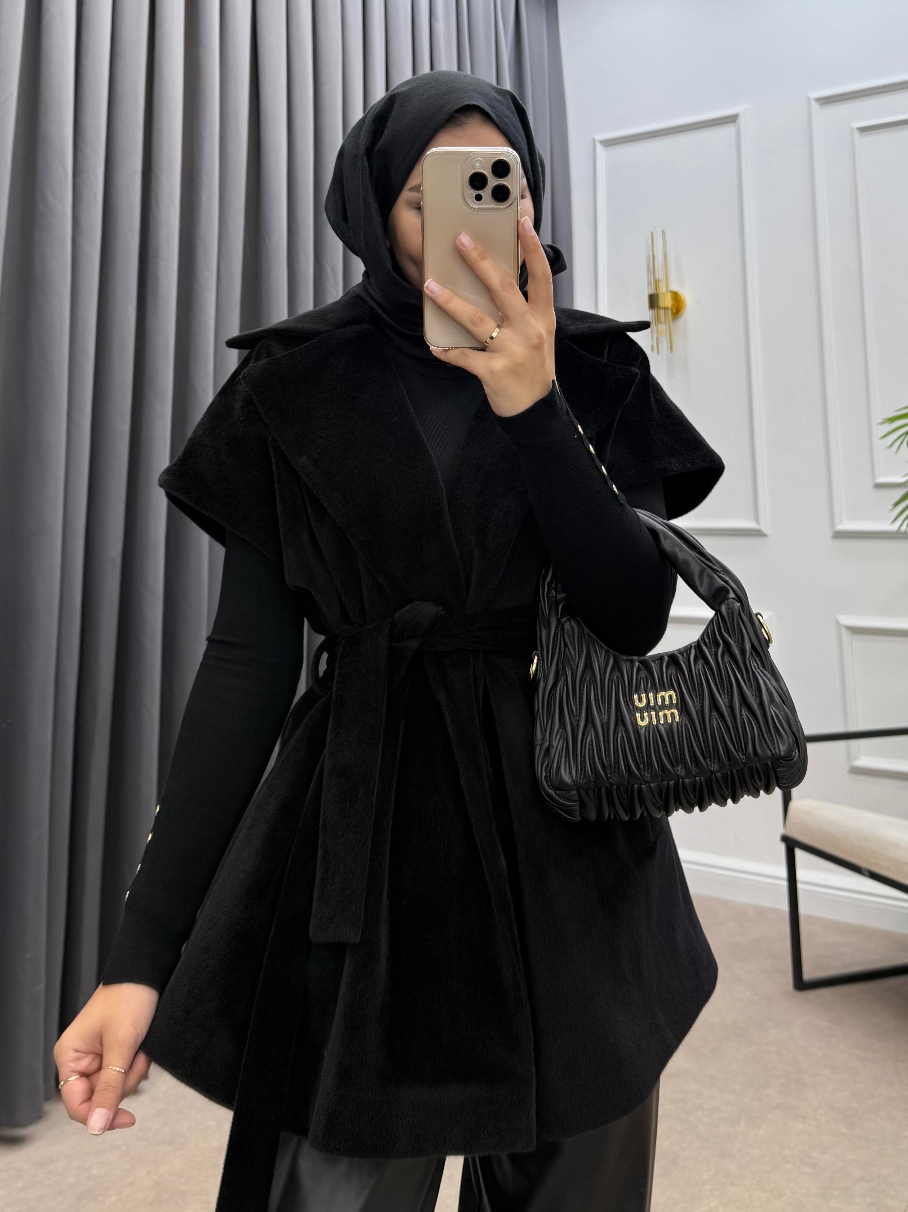 TAY TÜYÜ KEMERLİ YELEK SİYAH