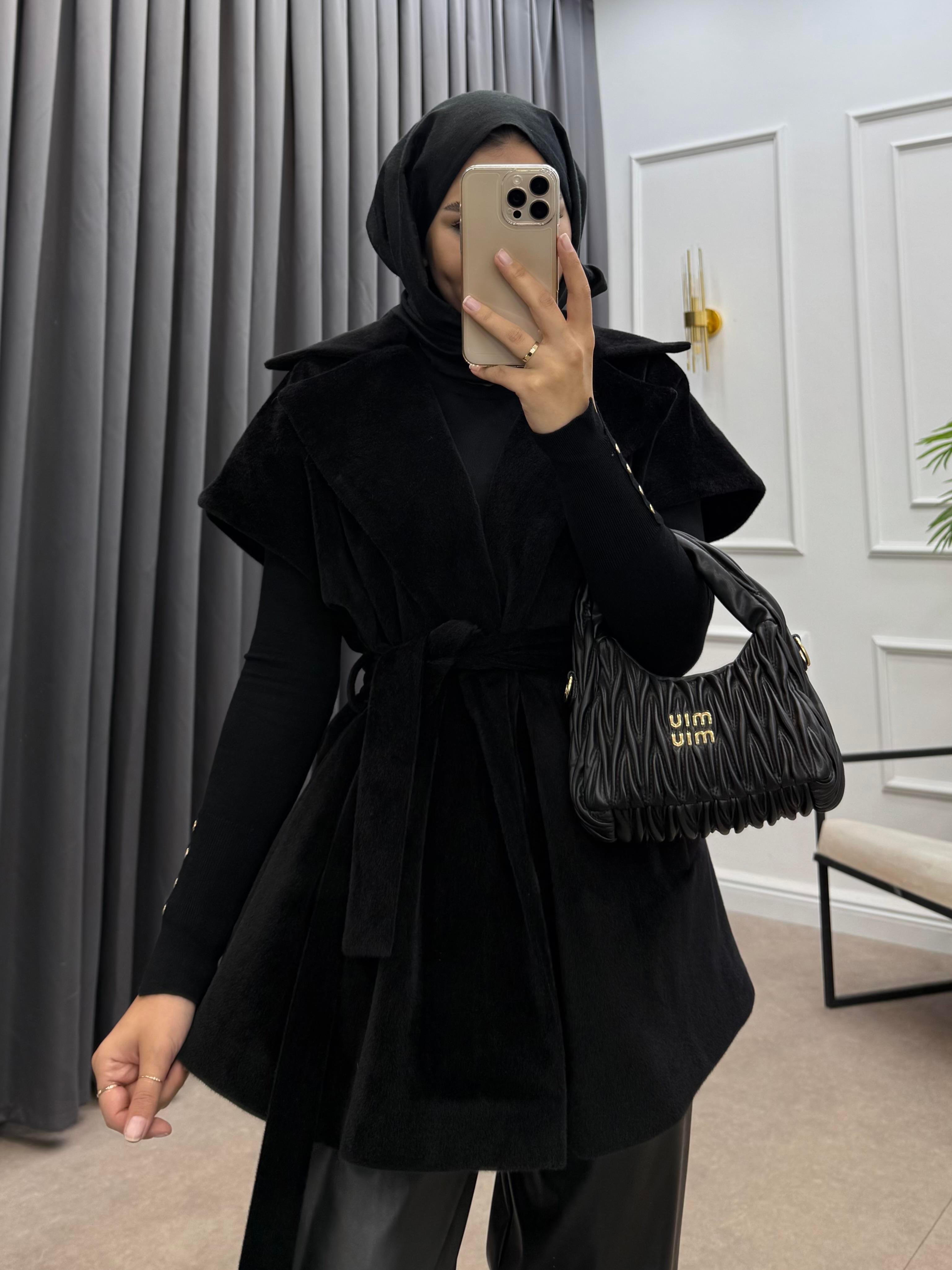 TAY TÜYÜ KEMERLİ YELEK SİYAH