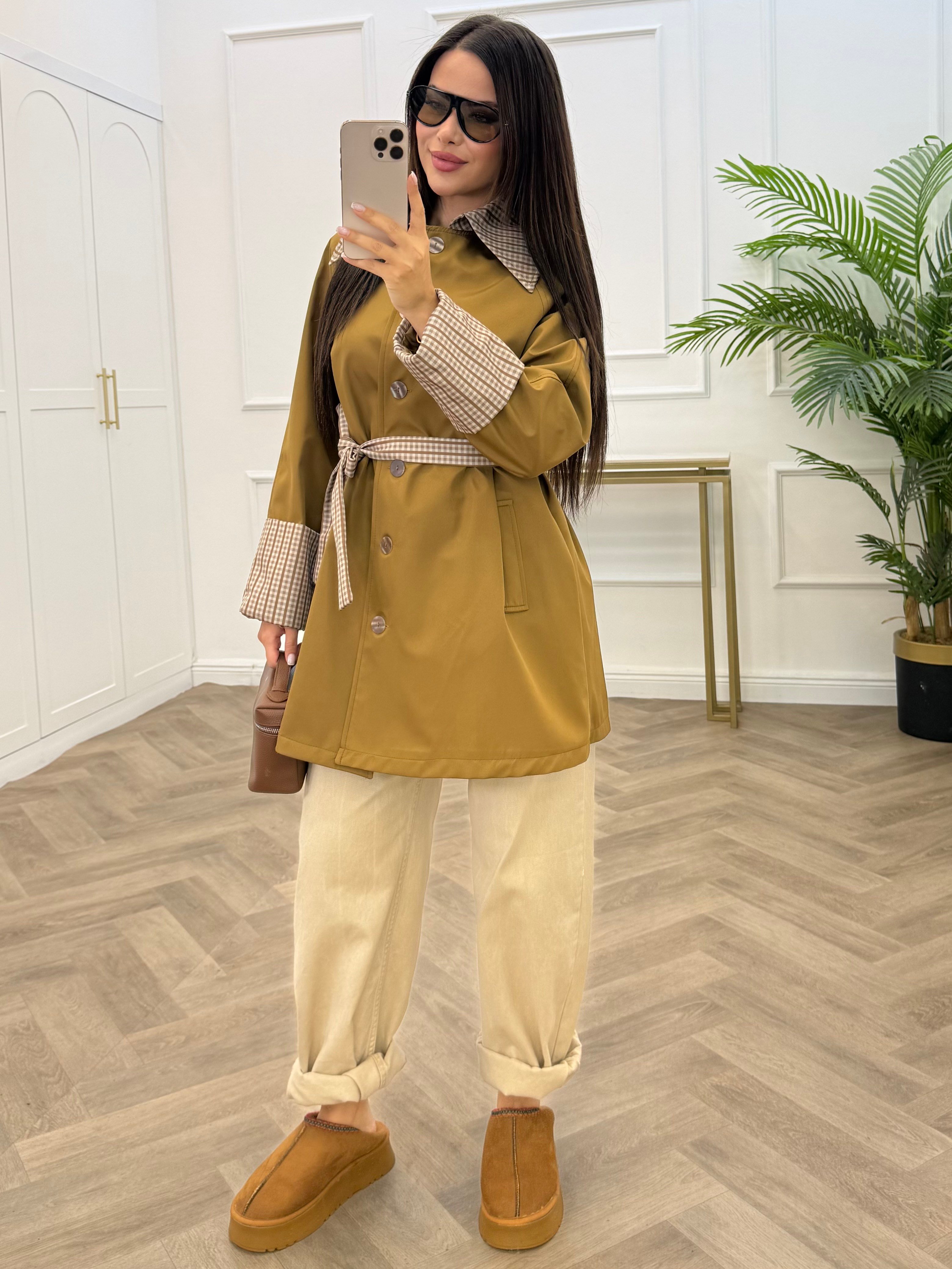 YAKASI EKOSE DESENLİ TRENÇKOT CAMEL