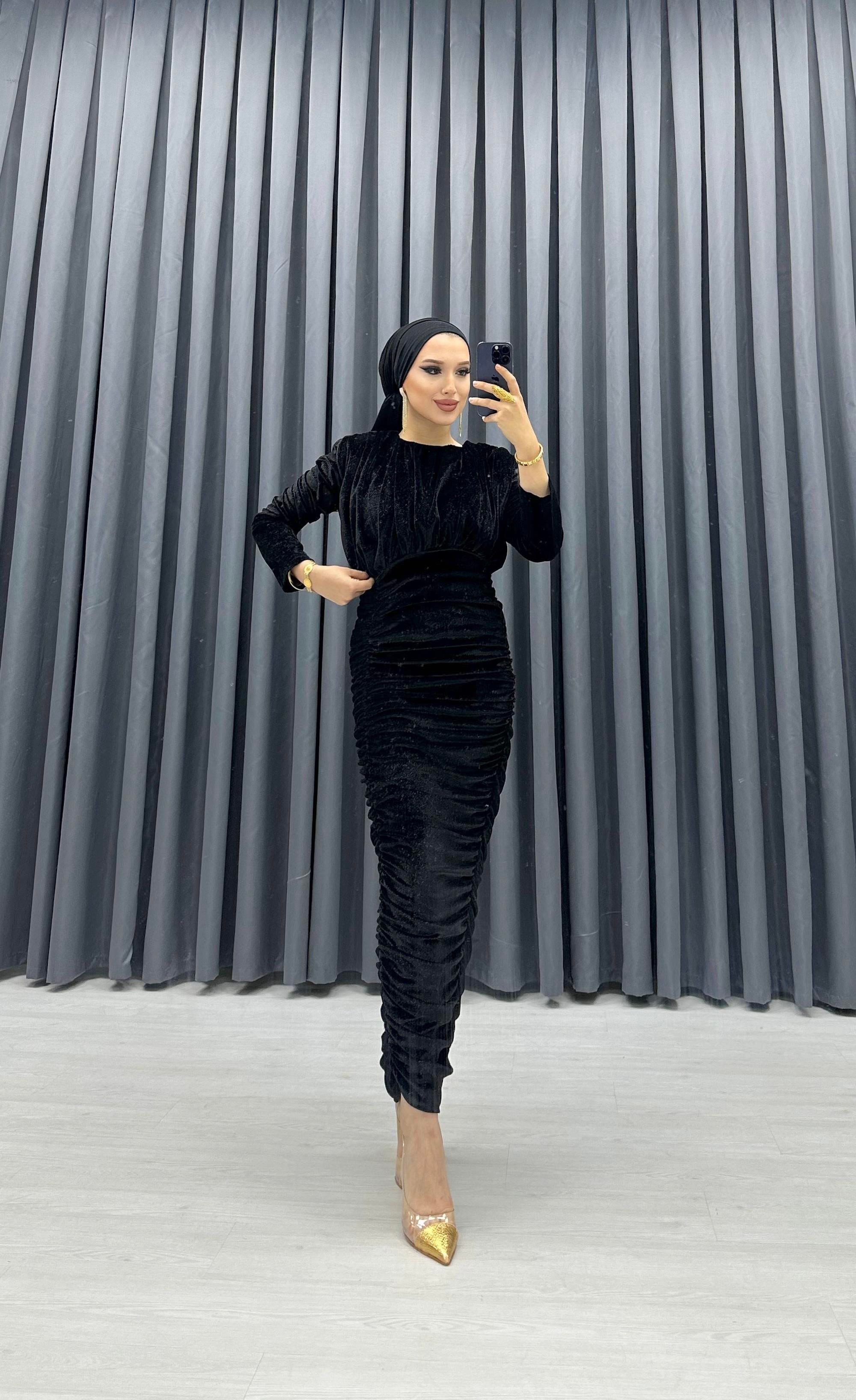 YANDAN BÜZGÜLÜ KADİFE ELBİSE SİYAH