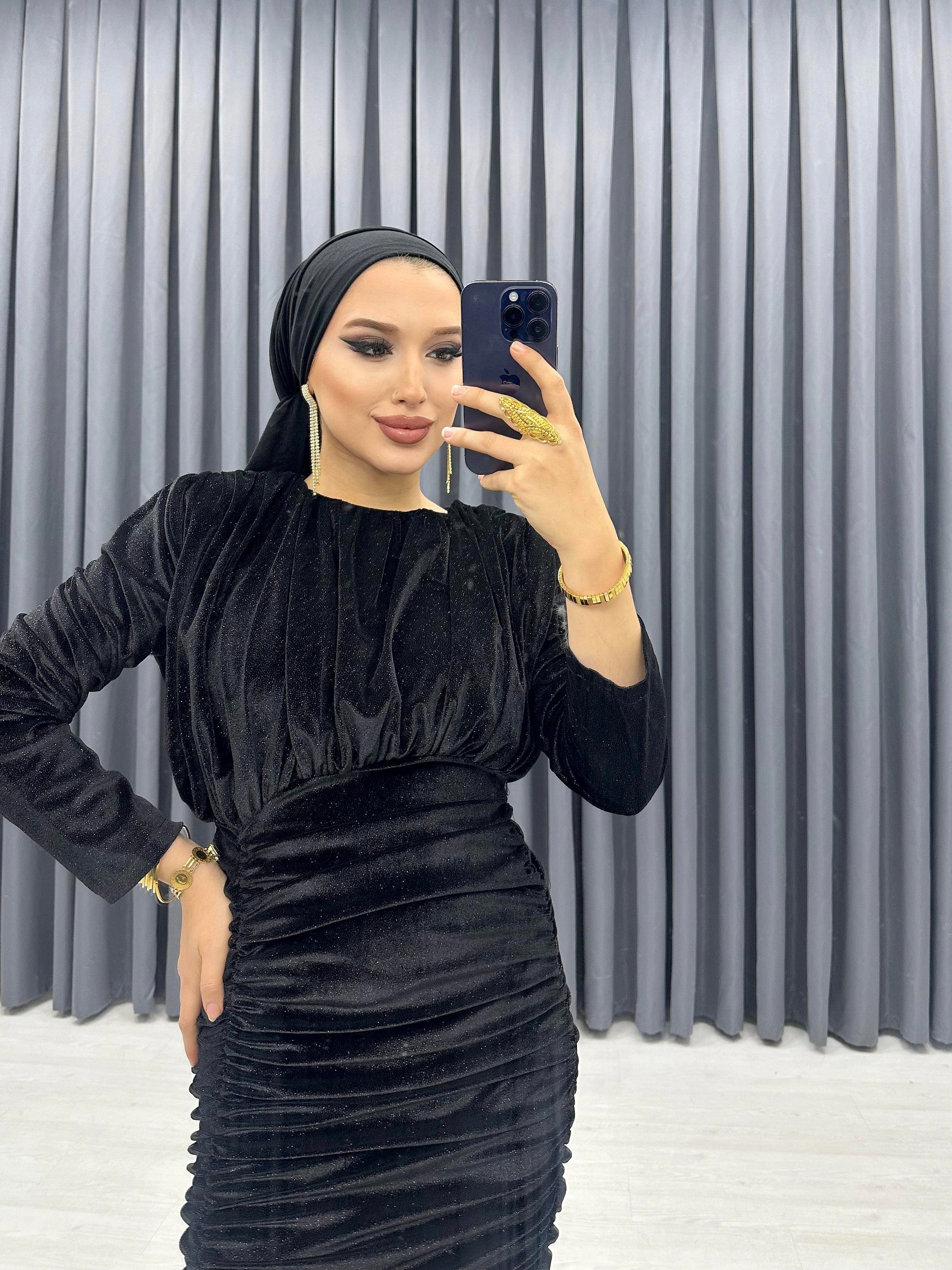 YANDAN BÜZGÜLÜ KADİFE ELBİSE SİYAH