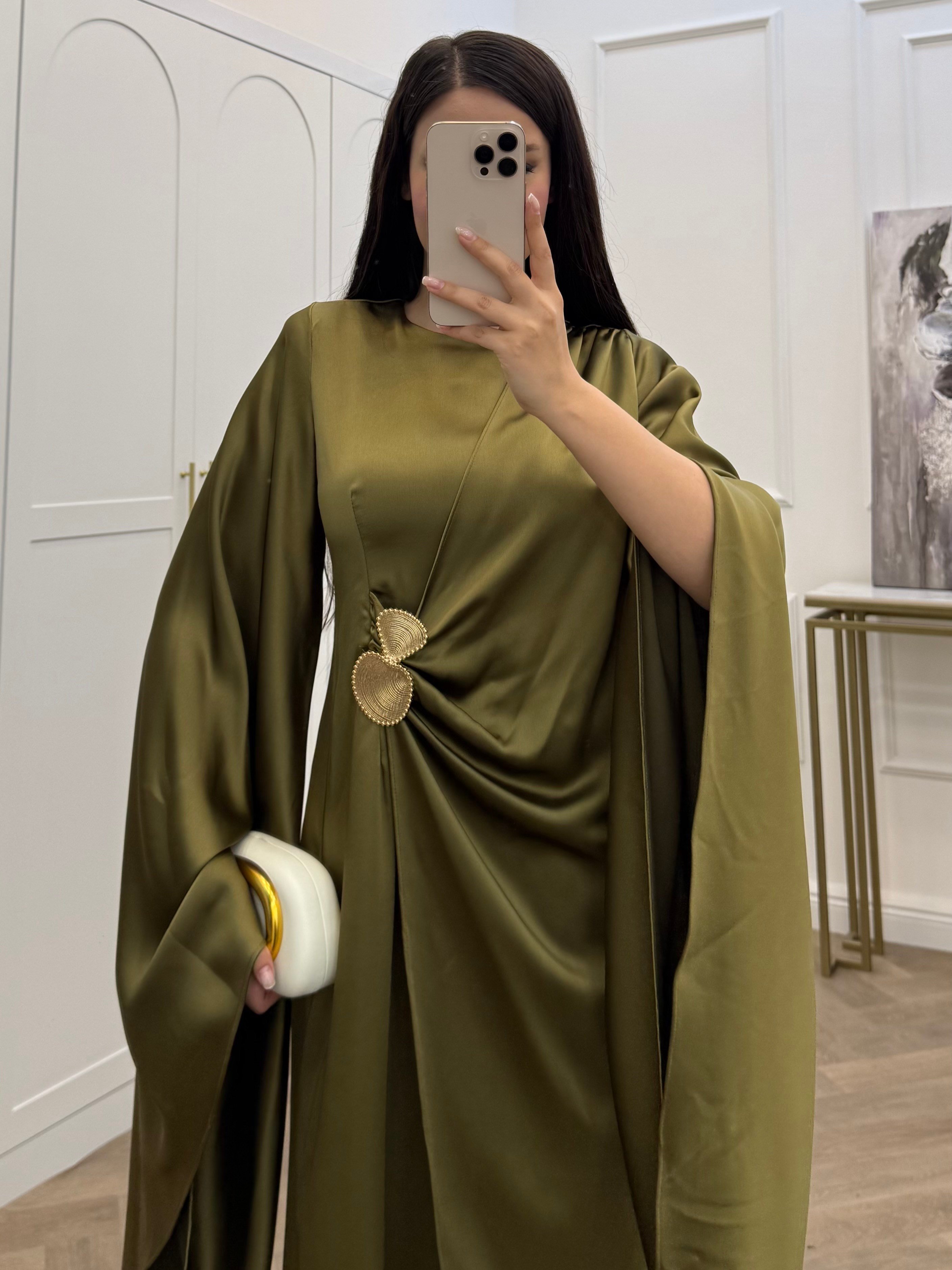 YARASA KOL GOLD TOKALI SATEN ELBİSE YAĞ YEŞİLİ