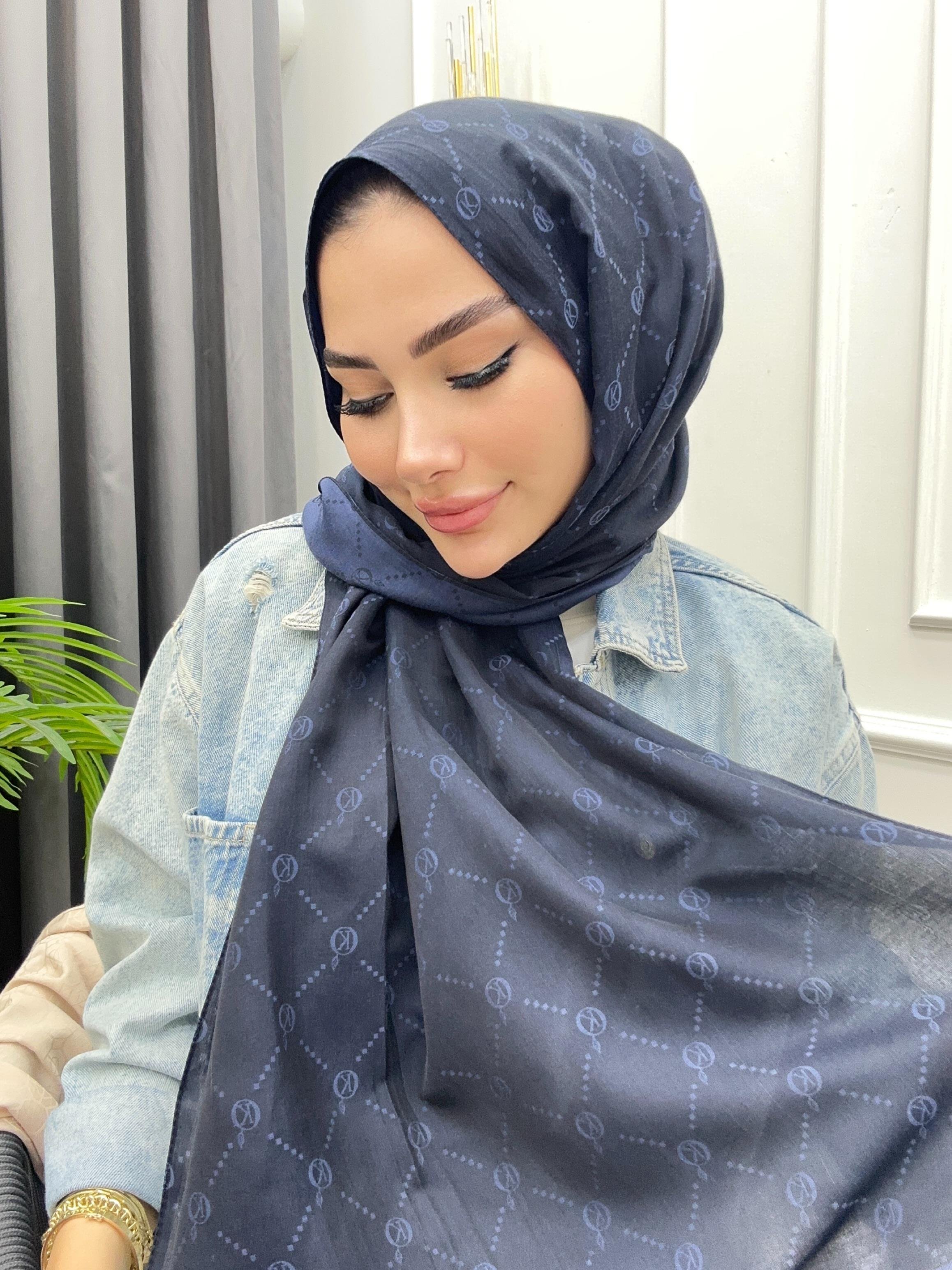 YAZ ESİNTİSİ ŞAL LACİVERT