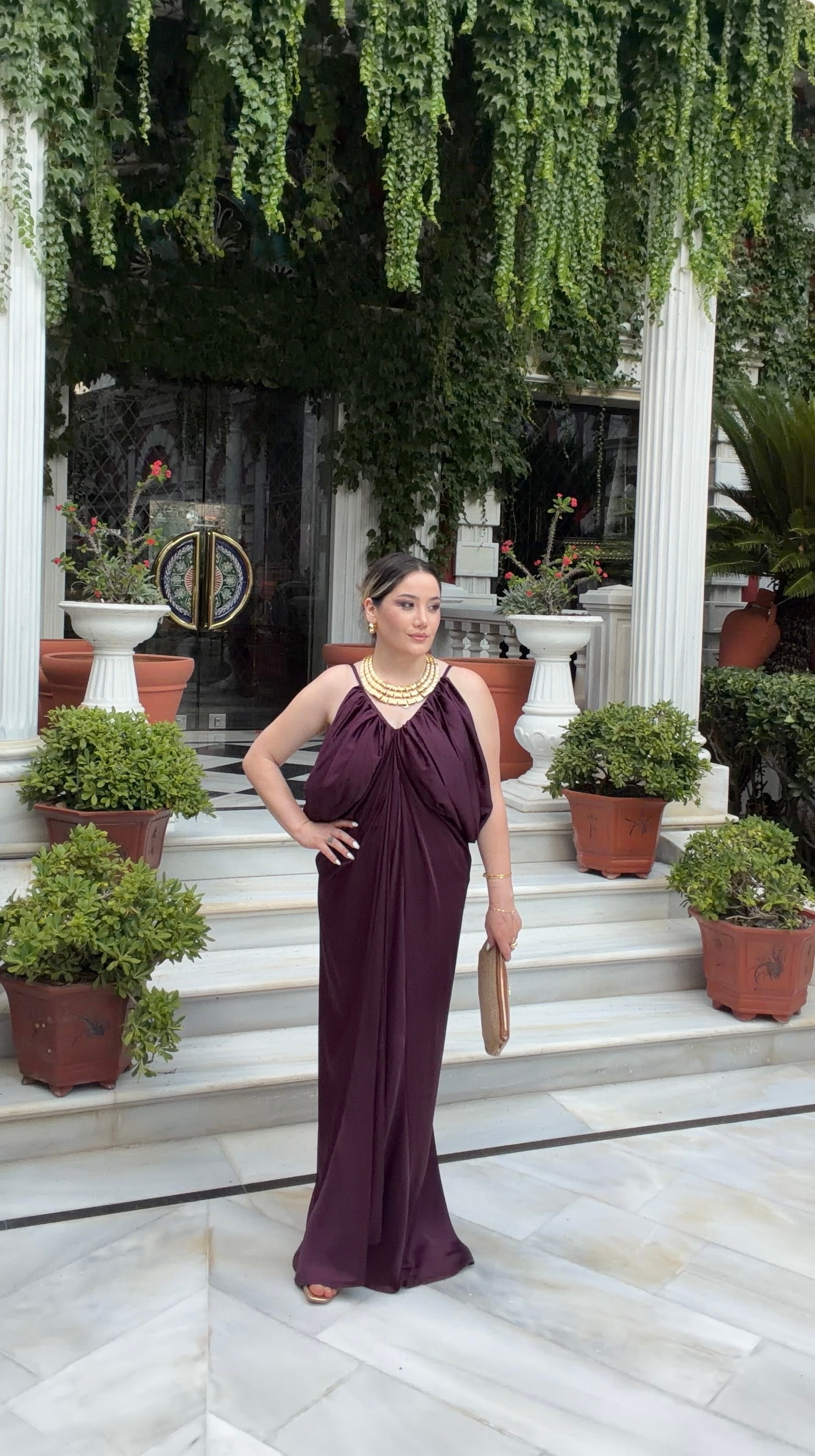 ASKILI DRAPELİ SATEN ELBİSE MÜRDÜM