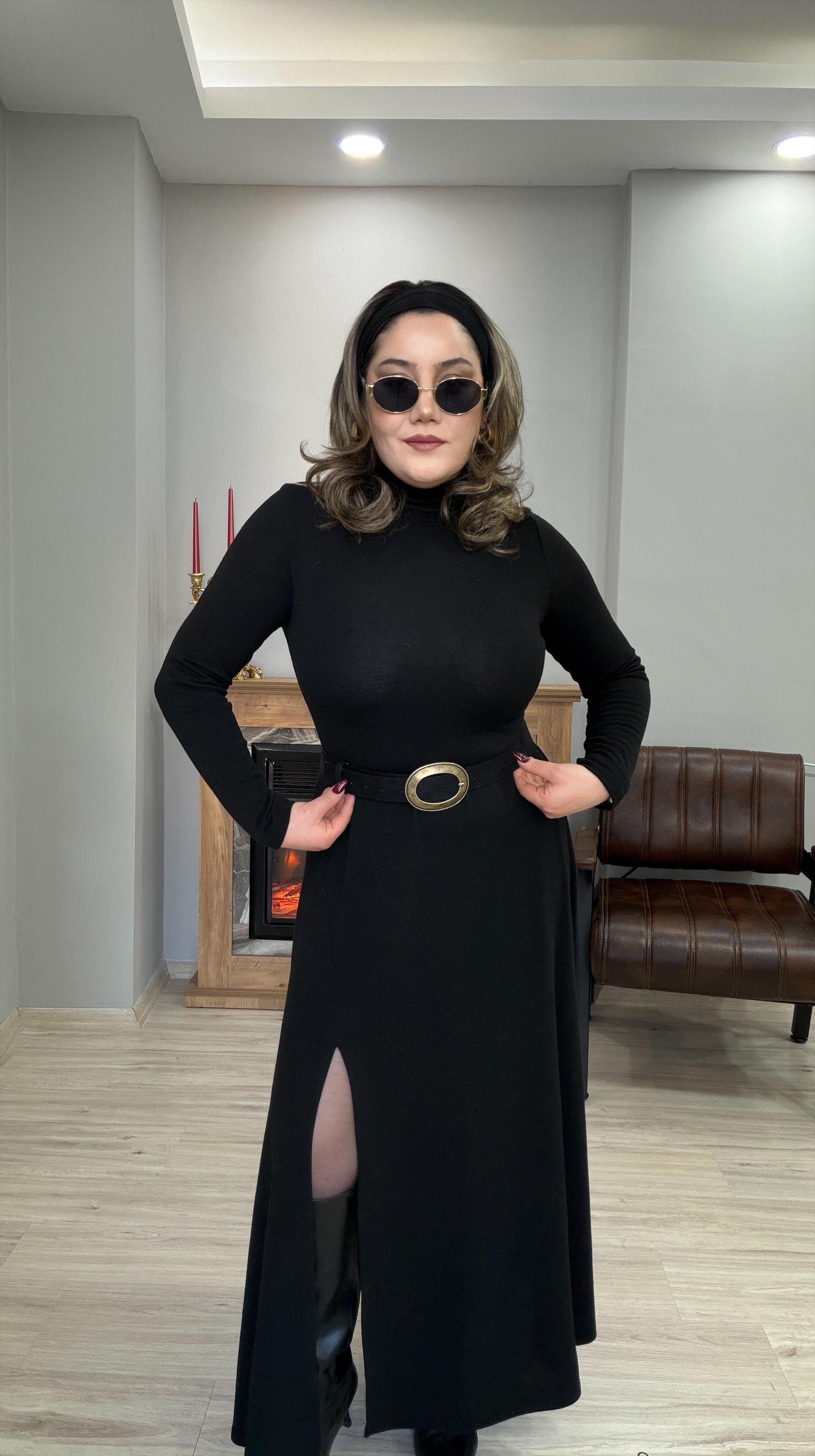 BALIKÇI YAKA YANDAN YIRTMAÇLI TRİKO ELBİSE SİYAH