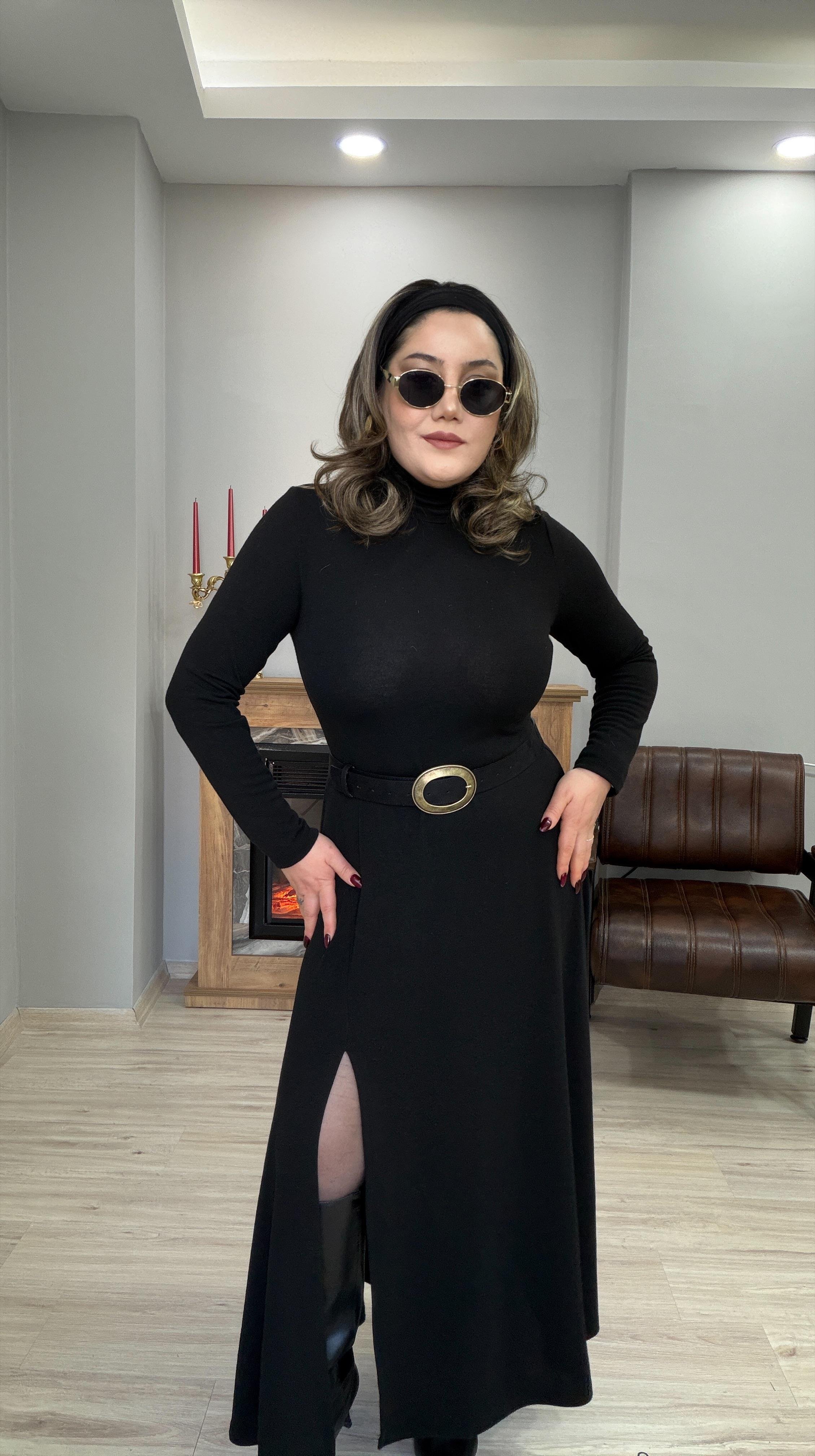 BALIKÇI YAKA YANDAN YIRTMAÇLI TRİKO ELBİSE SİYAH
