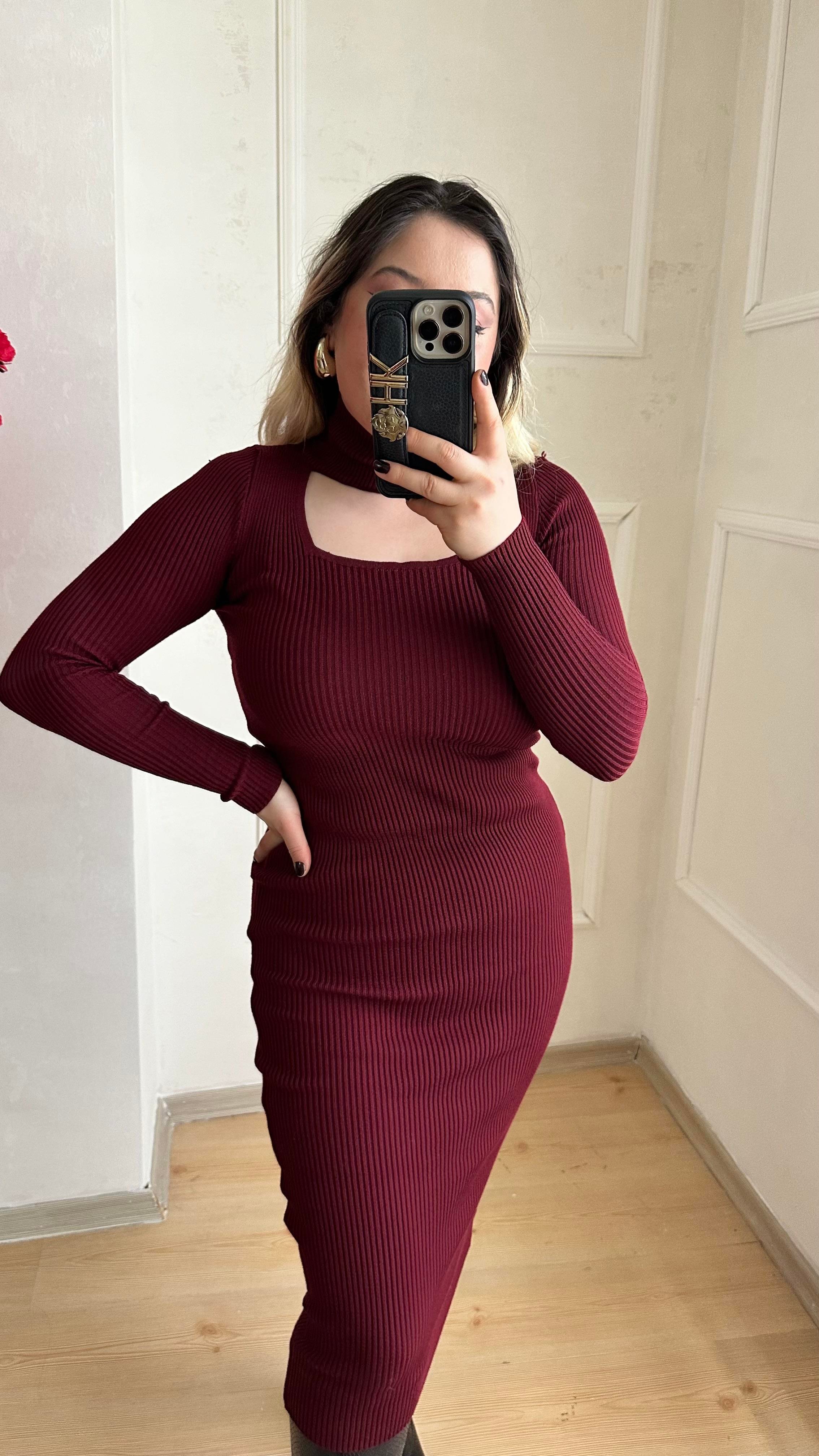 Boğazlı midi boy fitilli triko elbise bordo