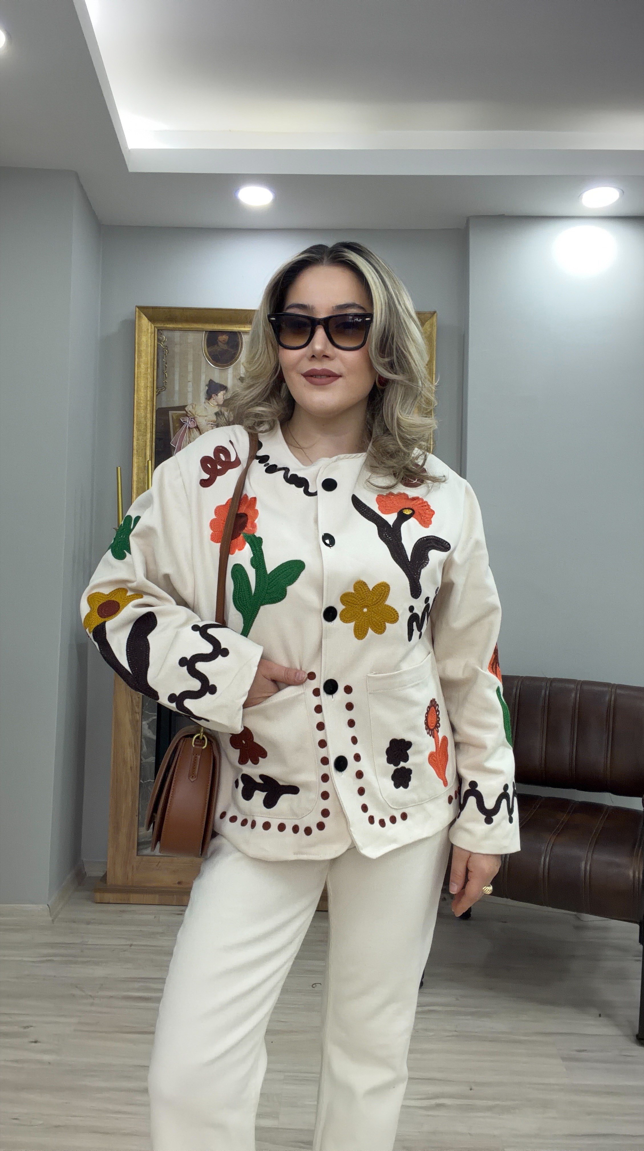 ÇİÇEK NAKIŞLI CEKET EKRU