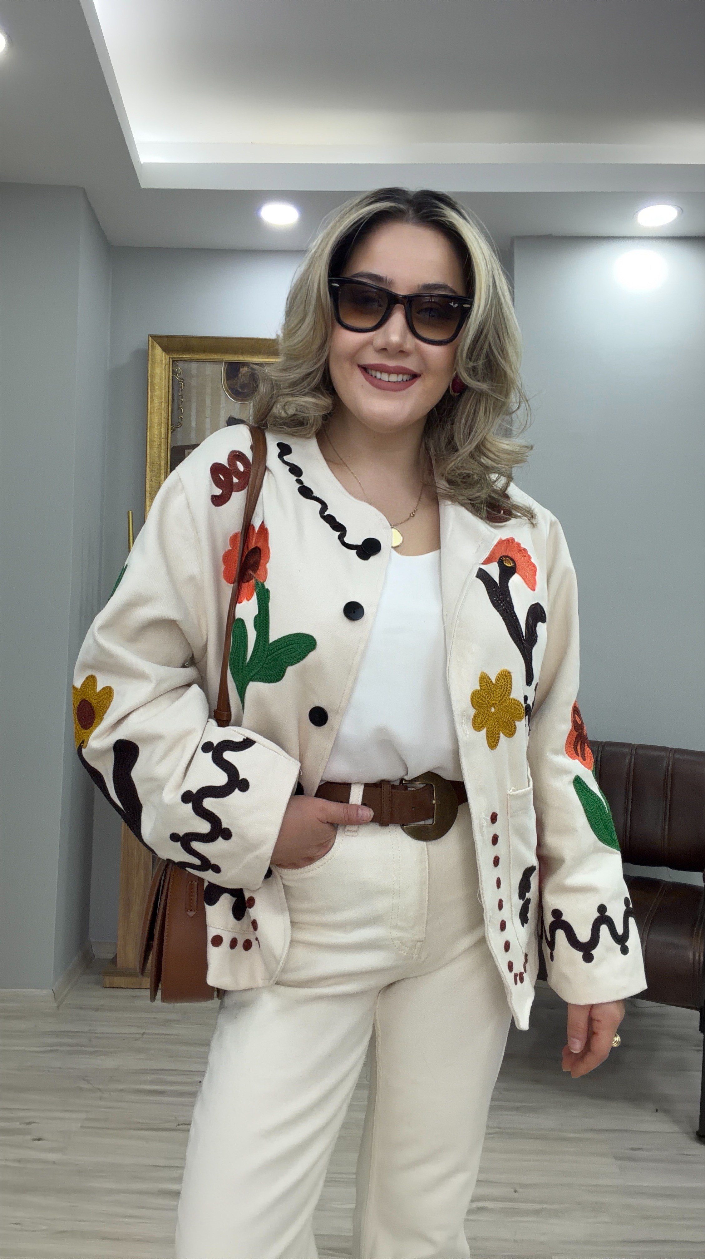 ÇİÇEK NAKIŞLI CEKET EKRU