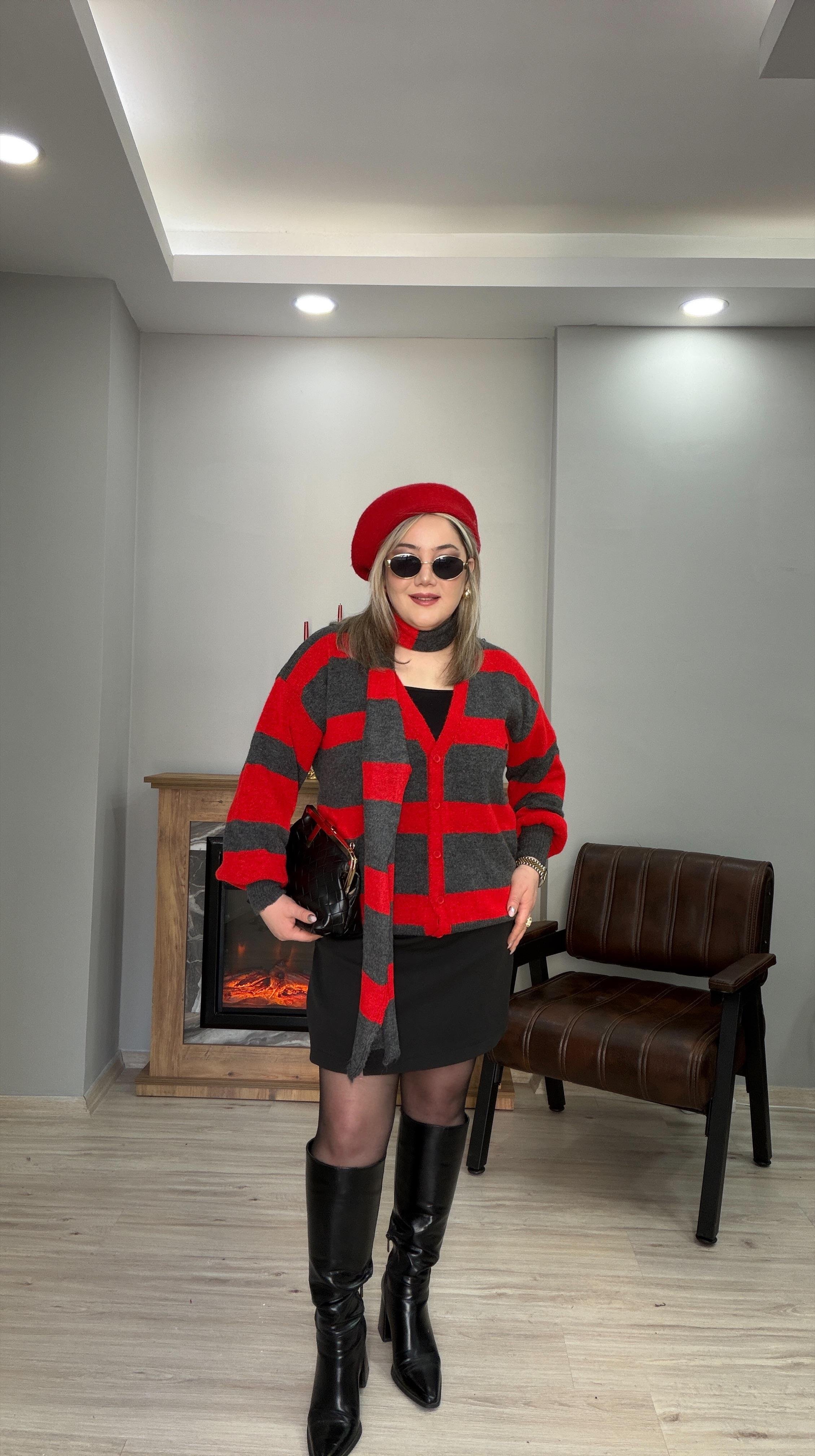 ÇİZGİLİ ATKILI HIRKA