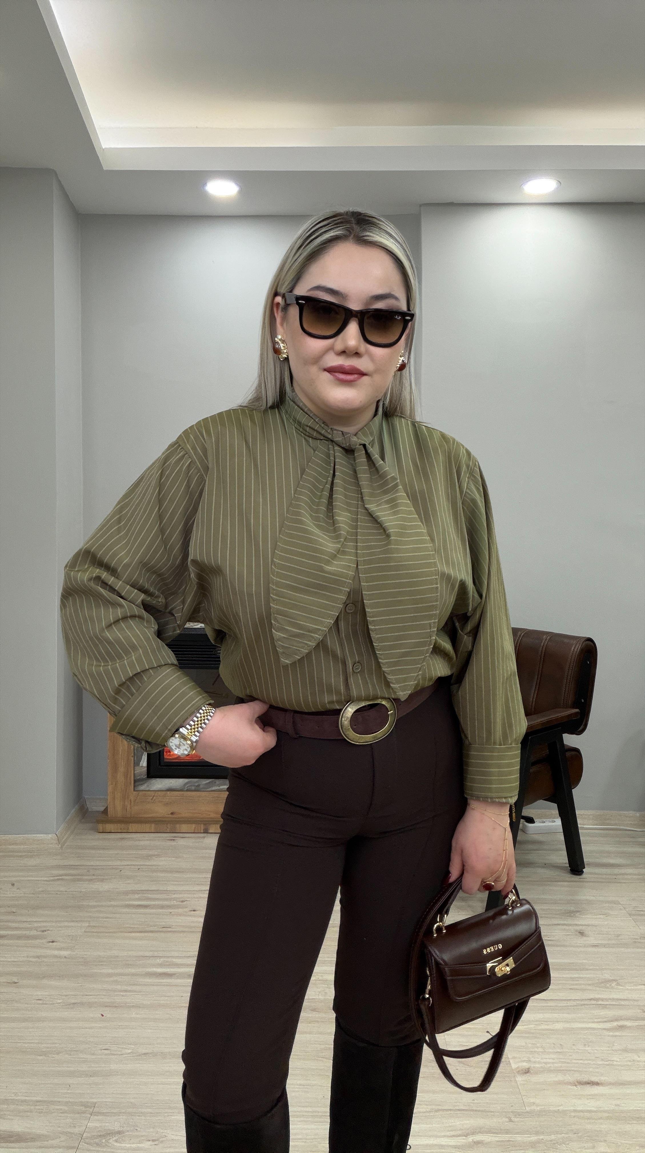 ÇİZGİLİ FULAR YAKA GÖMLEK HAKİ