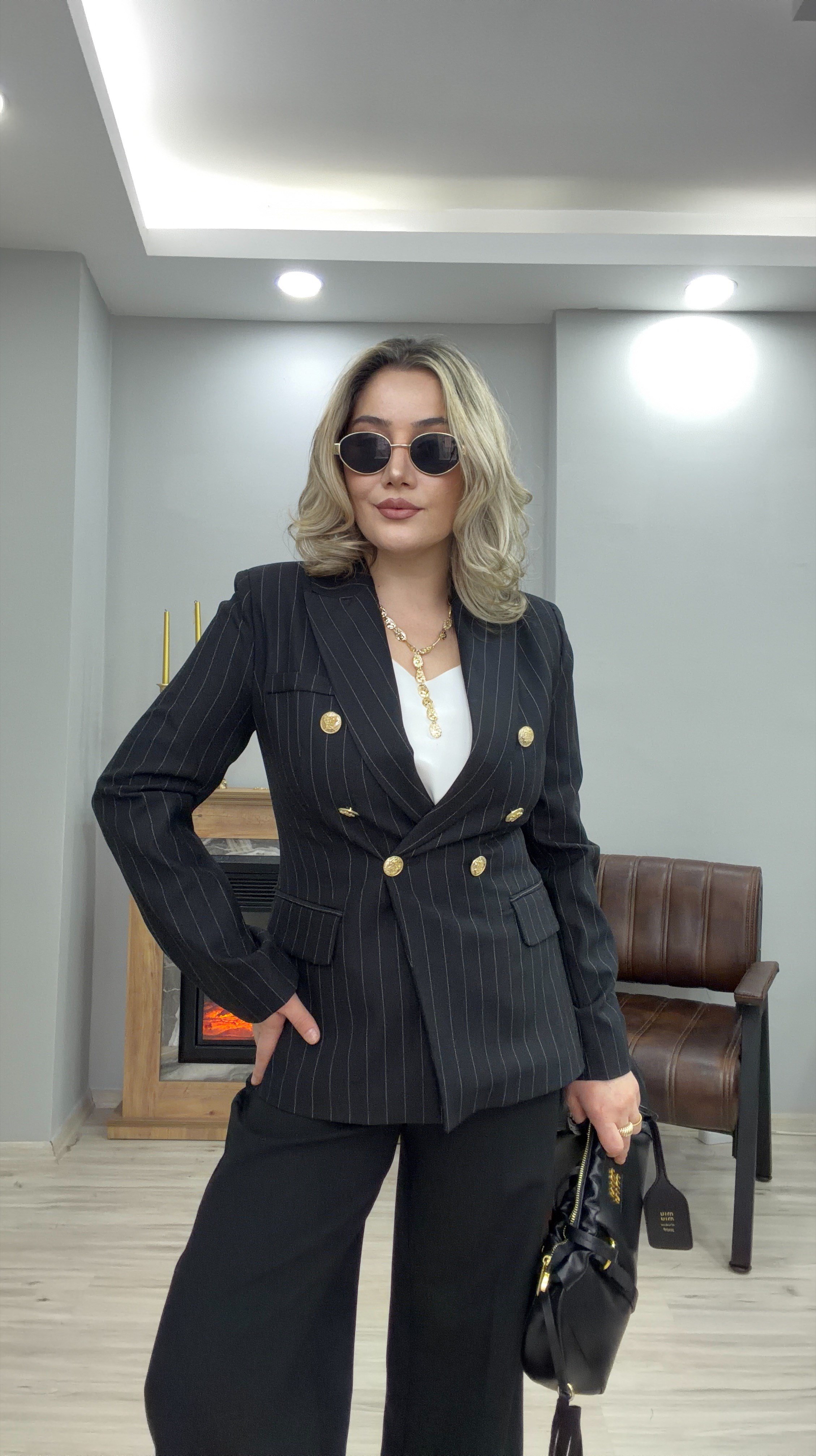 ÇİZGİLİ GOLD DÜĞME DETAYLI BLAZER CEKET SİYAH